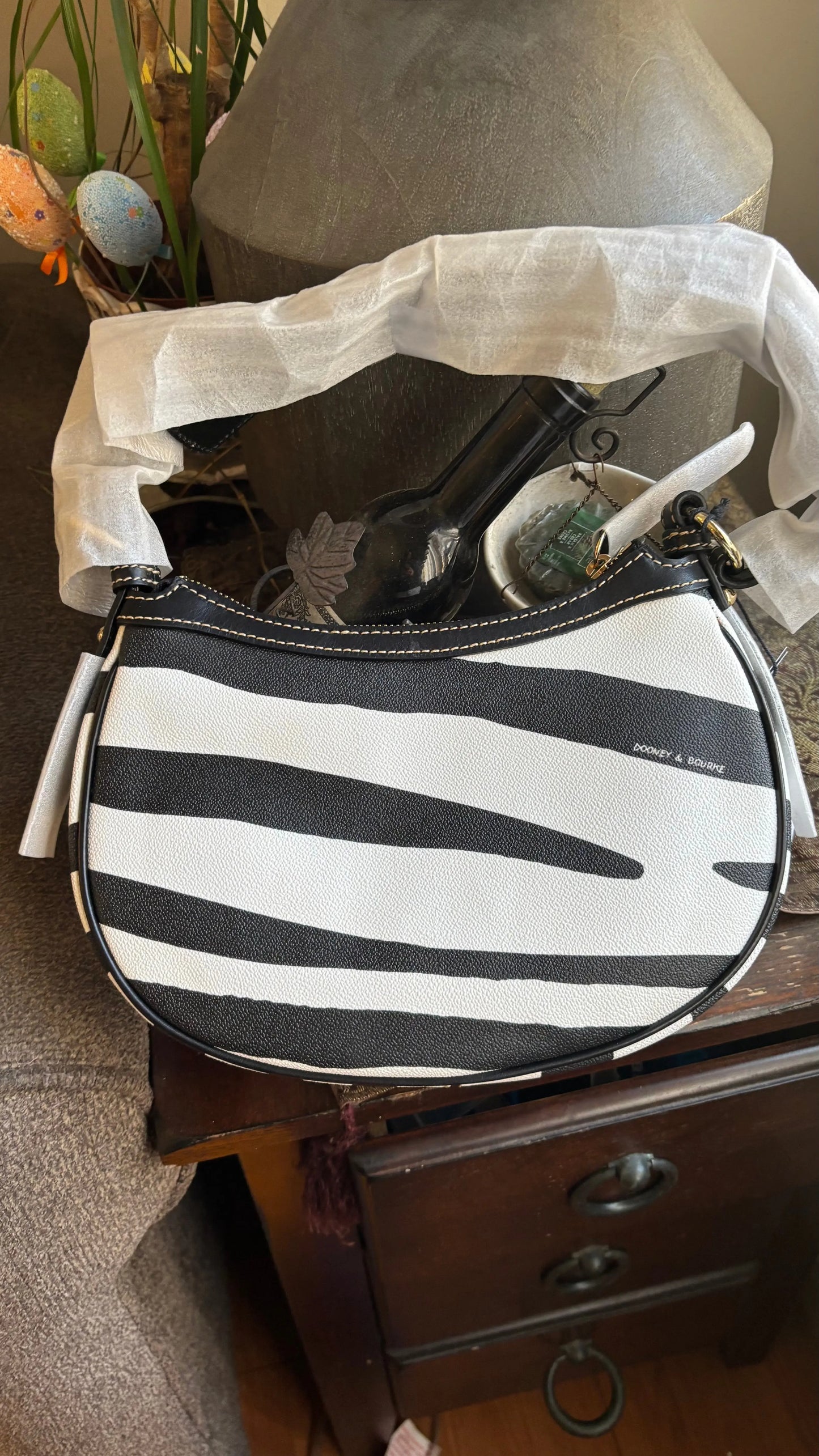 Authentic Dooney & Bourke leather Zebra Print zip top shoulder Bag Ruby Luxury