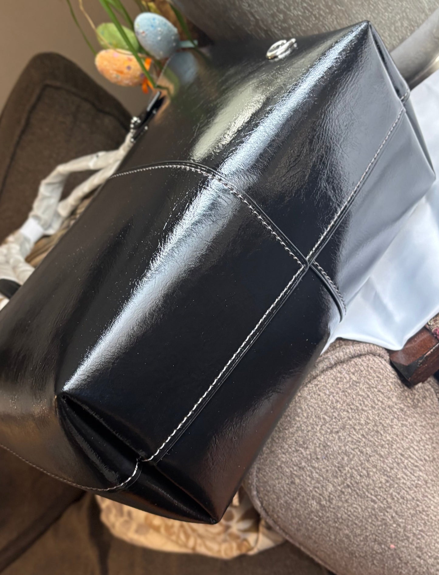 Authentic COACH 1941 patent Leather magnetic closure large Tote Bag Ruby Luxury