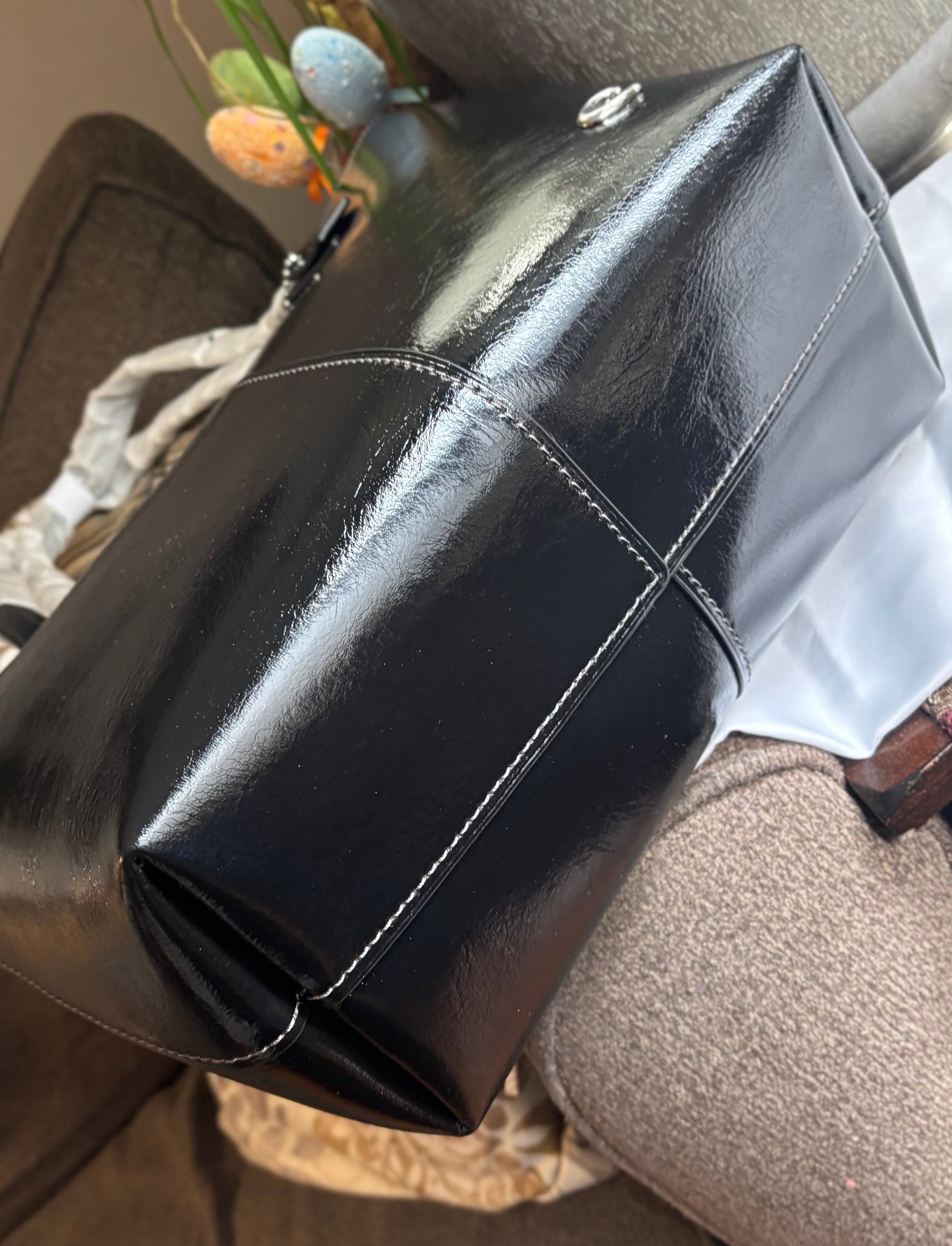 Authentic COACH 1941 patent Leather magnetic closure large Tote Bag Ruby Luxury