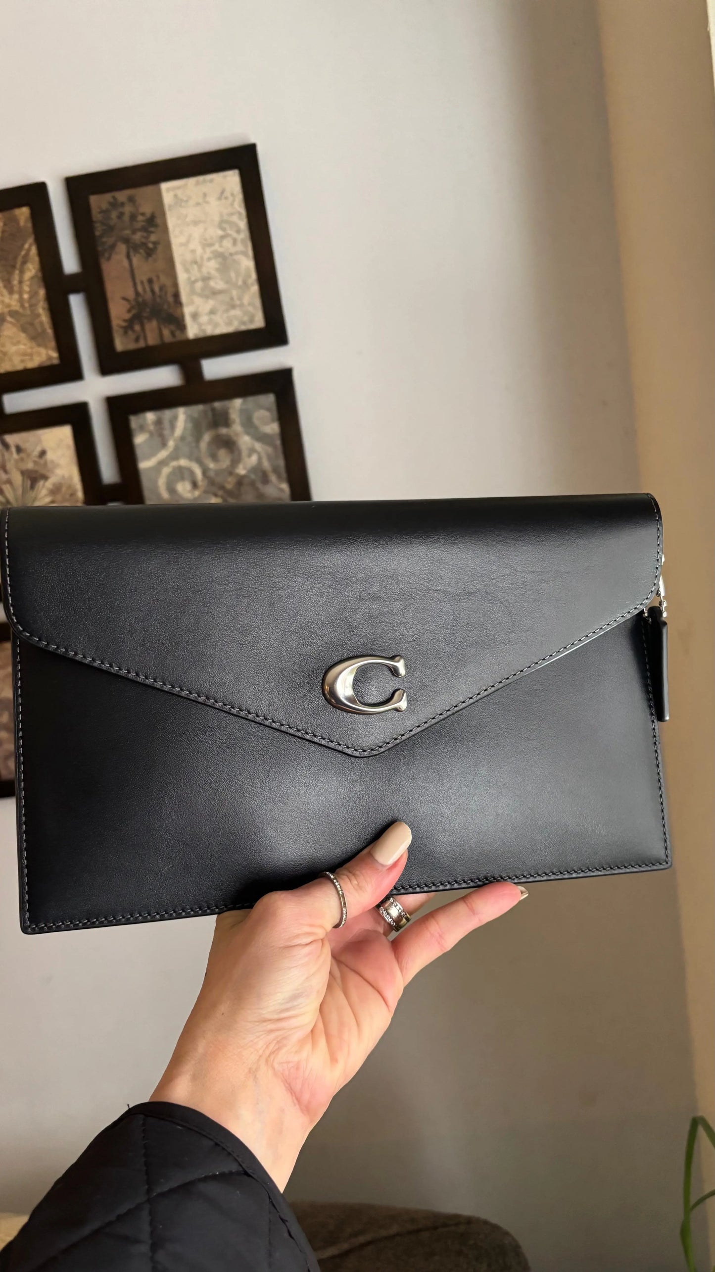 Authentic Coach 1941 black smooth Leather flap magnetic closure Clutch/Crossbody Ruby Luxury