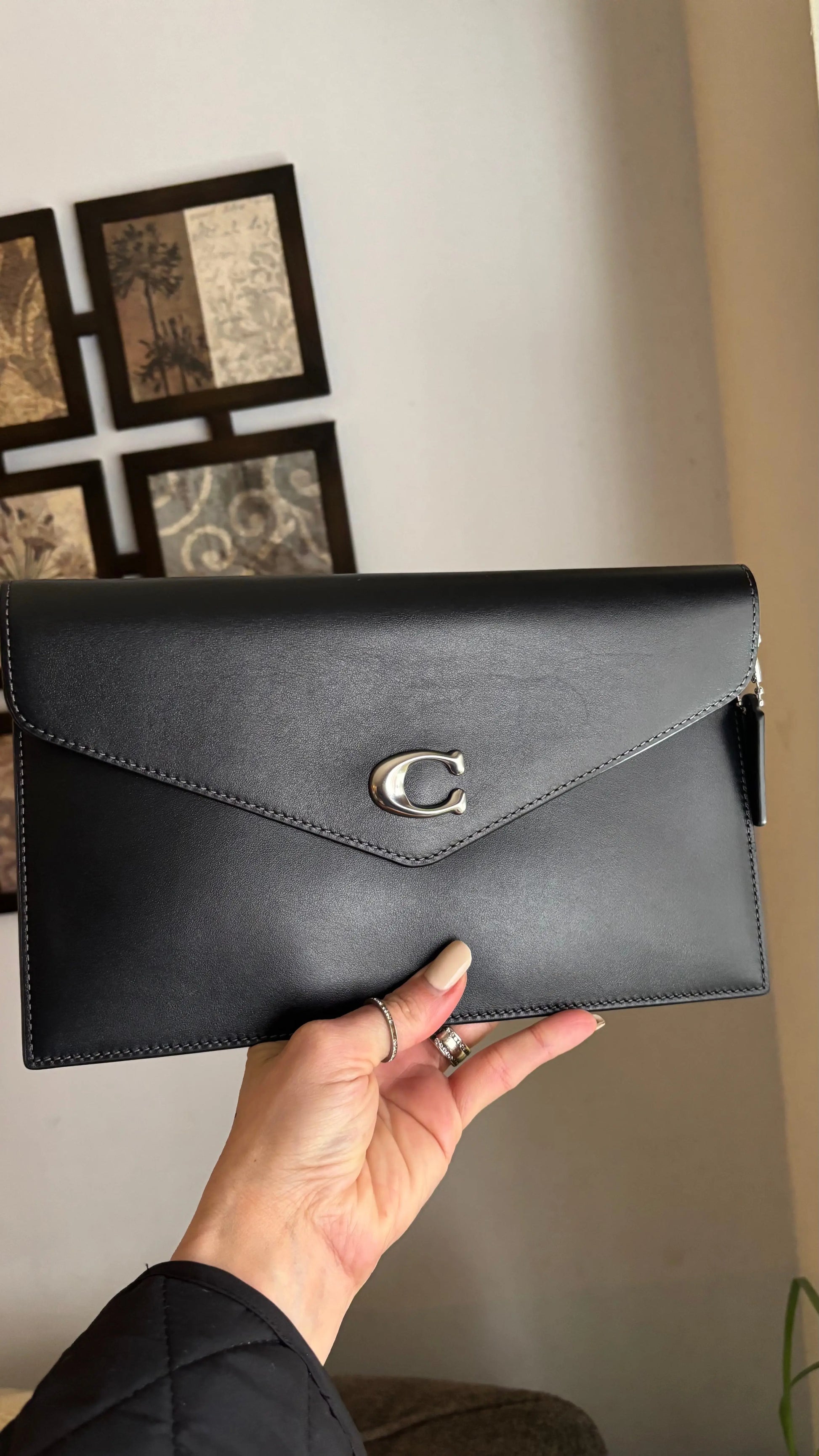 Authentic Coach 1941 black smooth Leather flap magnetic closure Clutch/Crossbody Ruby Luxury
