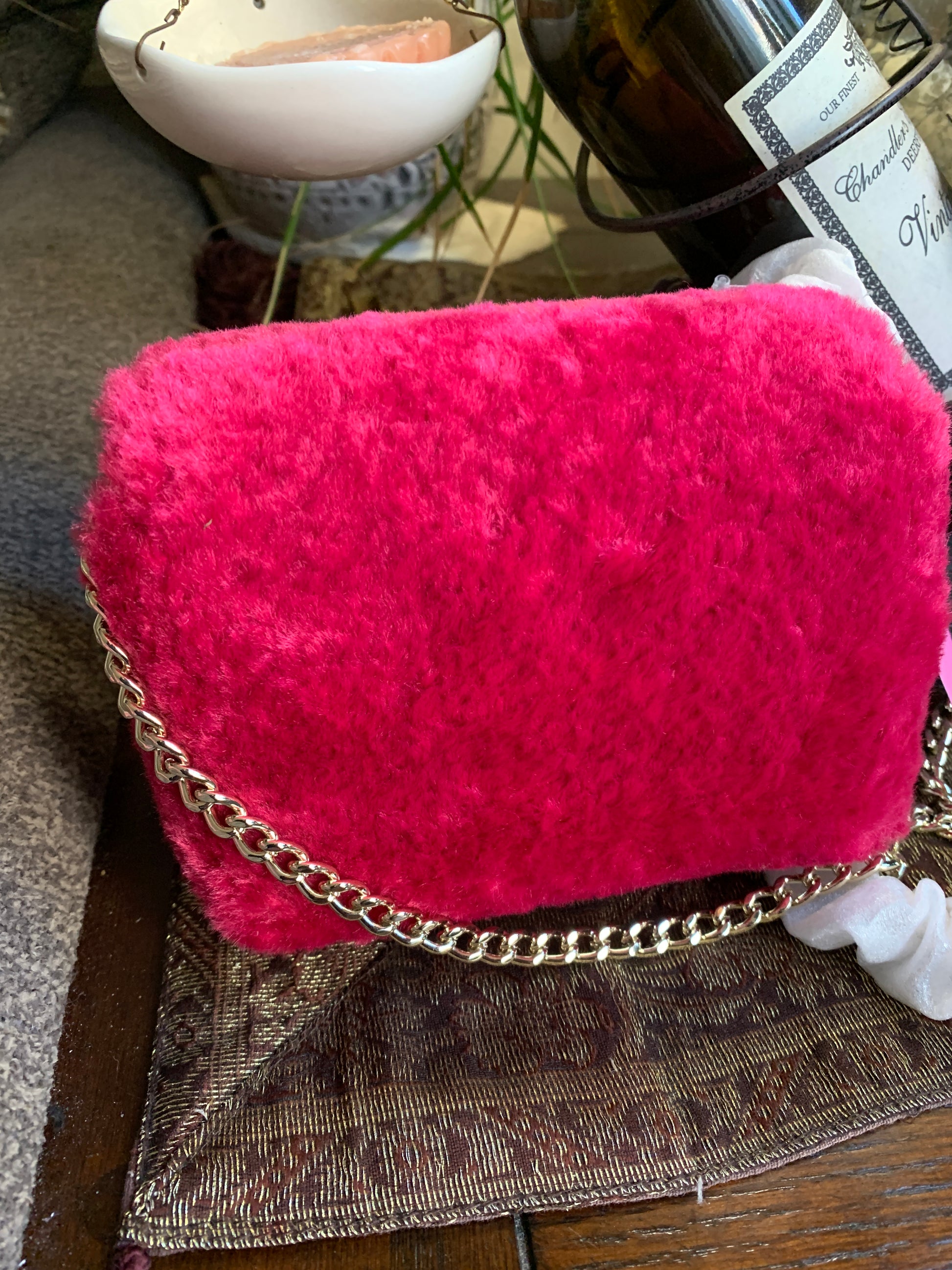 Authentic KATE SPADE FAUX FUR TURNLOCK Small CLUTCH/Crossbody Ruby Luxury