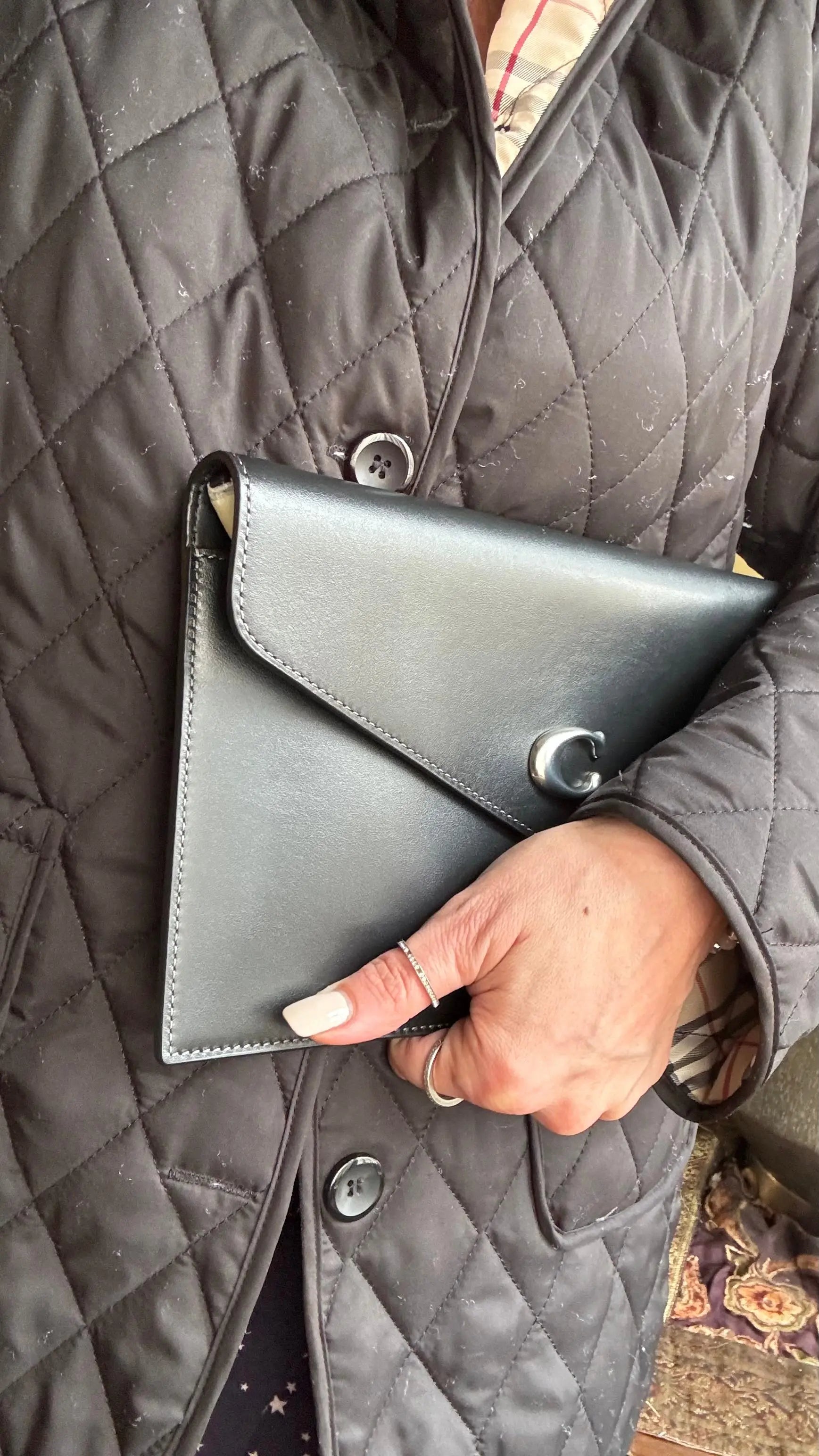 Authentic Coach 1941 black smooth Leather flap magnetic closure Clutch/Crossbody Ruby Luxury