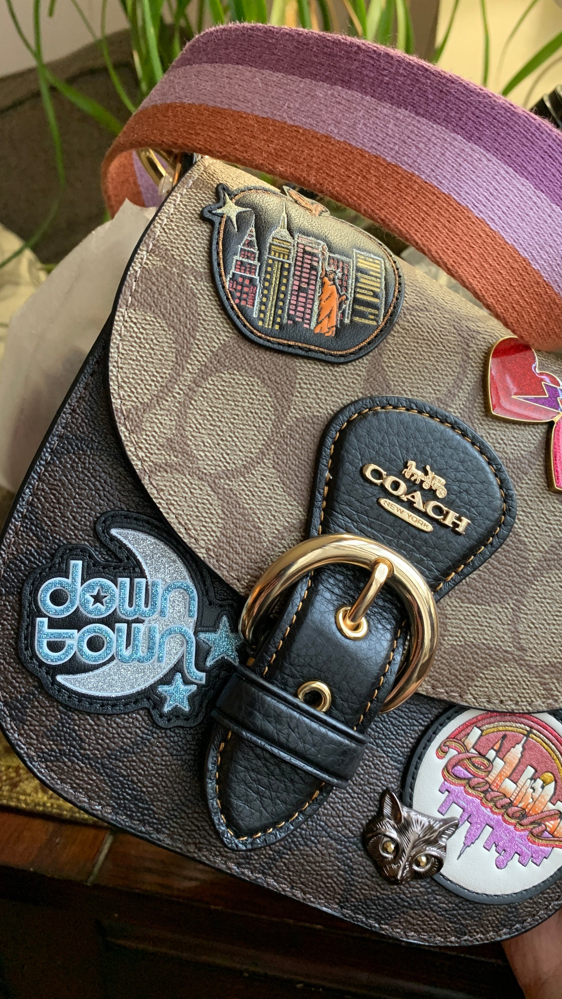 Authentic COACH SIGNATURE LEATHER DISNEY FLAP SNAP CLOSURE SHOULDER/CROSSBODY Ruby Luxury