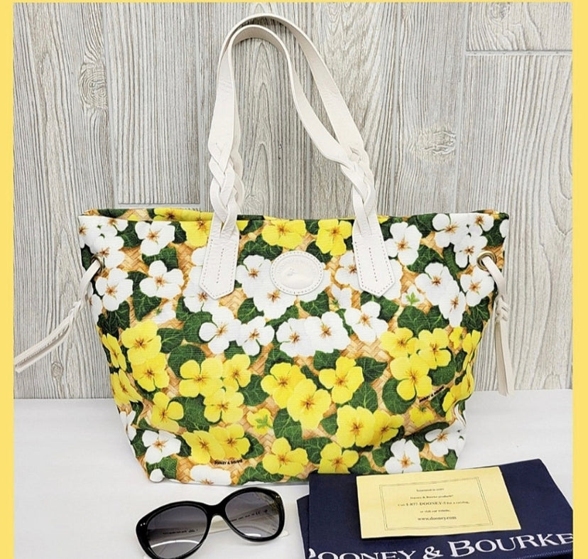 Authentic DOONEY & BOURKE Daisies floral Canvas/leather snap closure tote 
New with tag Ruby Luxury