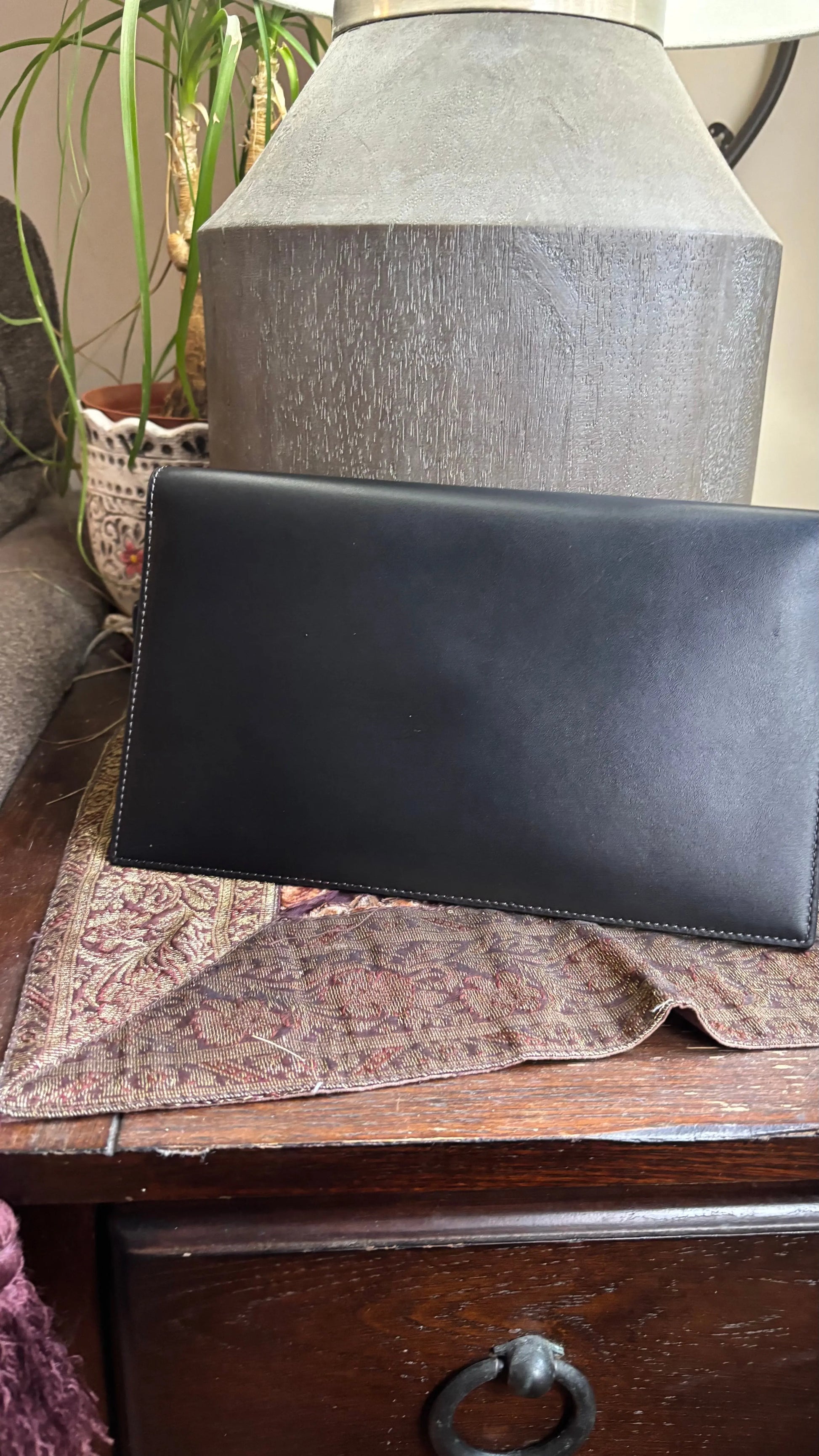Authentic Coach 1941 black smooth Leather flap magnetic closure Clutch/Crossbody Ruby Luxury