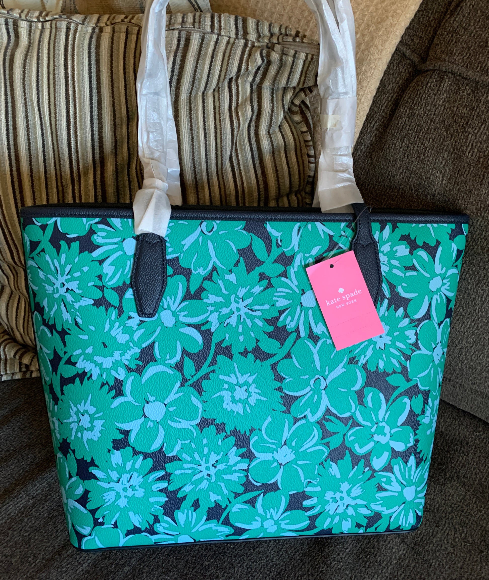 Authentic KATE SPADE FLORAL Zip top tote Ruby Luxury