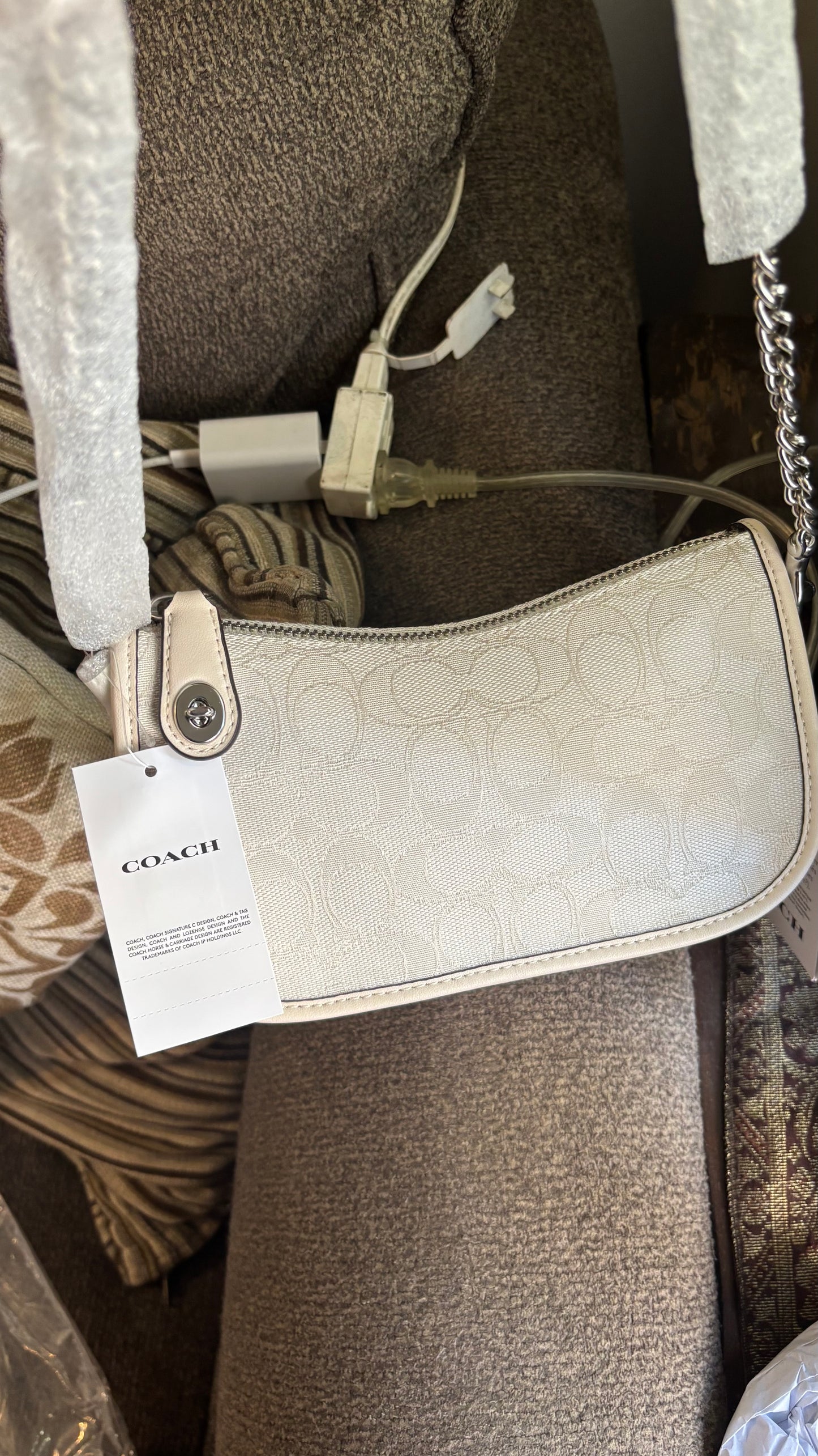 Authentic COACH 1941 signature Jacquard /Glovetanned Leather turnlock zip closure shoulder/Crosby/Clutch Ruby Luxury