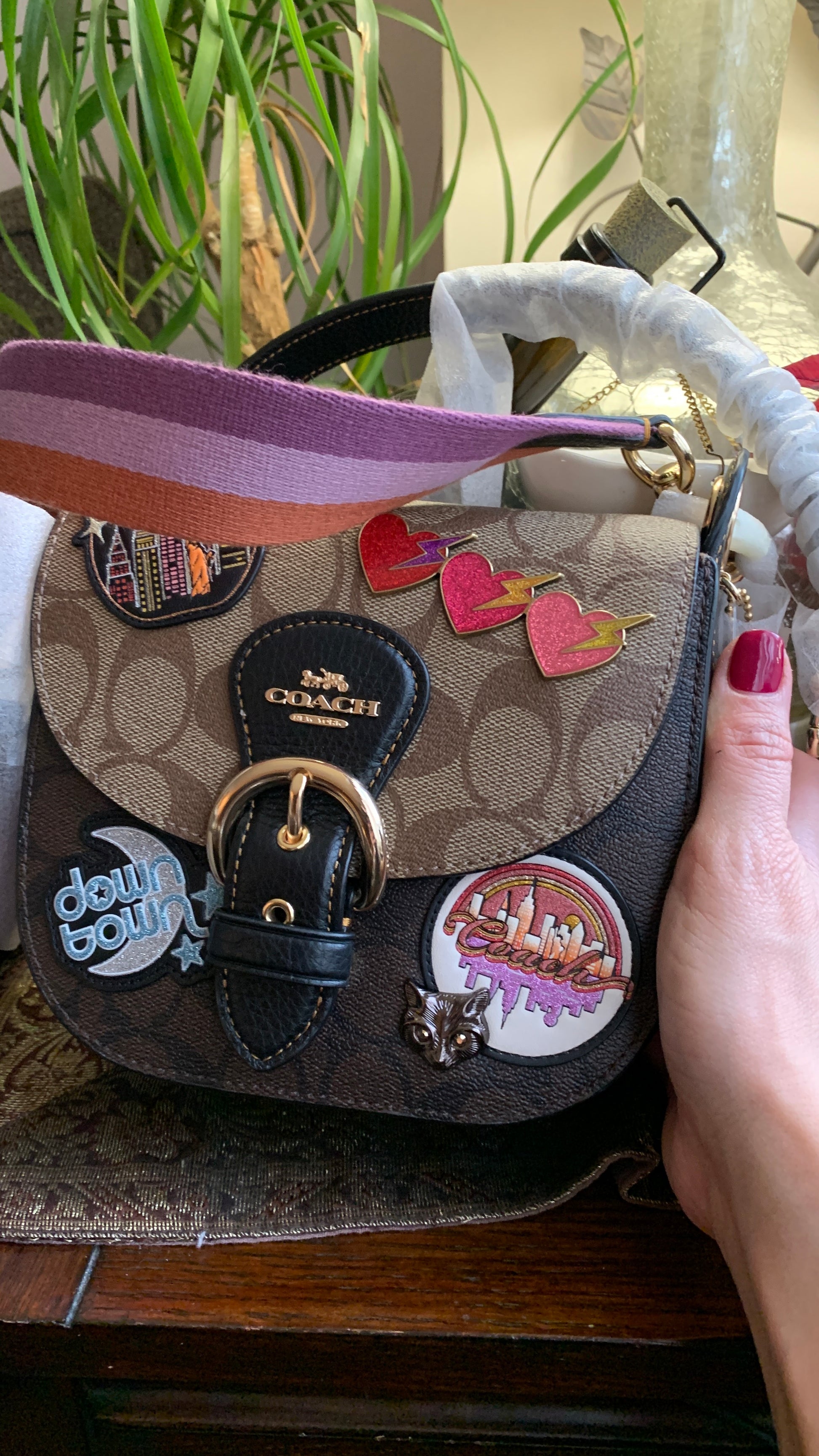 Authentic COACH SIGNATURE LEATHER DISNEY FLAP SNAP CLOSURE SHOULDER/CROSSBODY Ruby Luxury