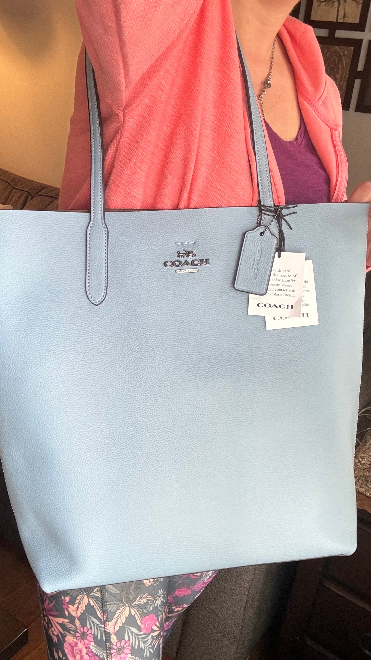 Authentic COACH Pebbled leather/suede snap long Tote
New with tags Ruby Luxury
