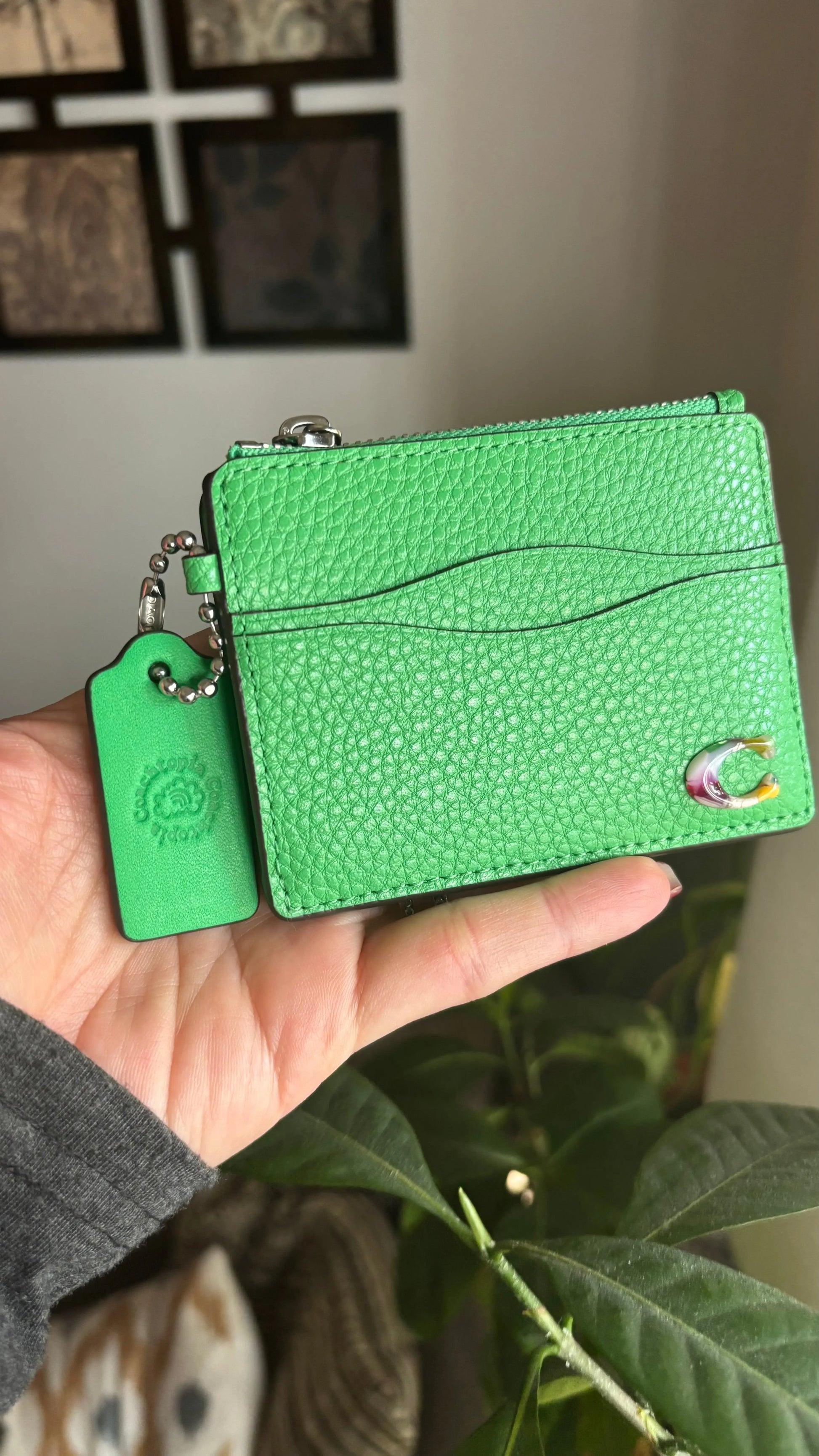 Authentic COACHTOPIA Green Leather zip top Card Holder with keychain Ruby Luxury