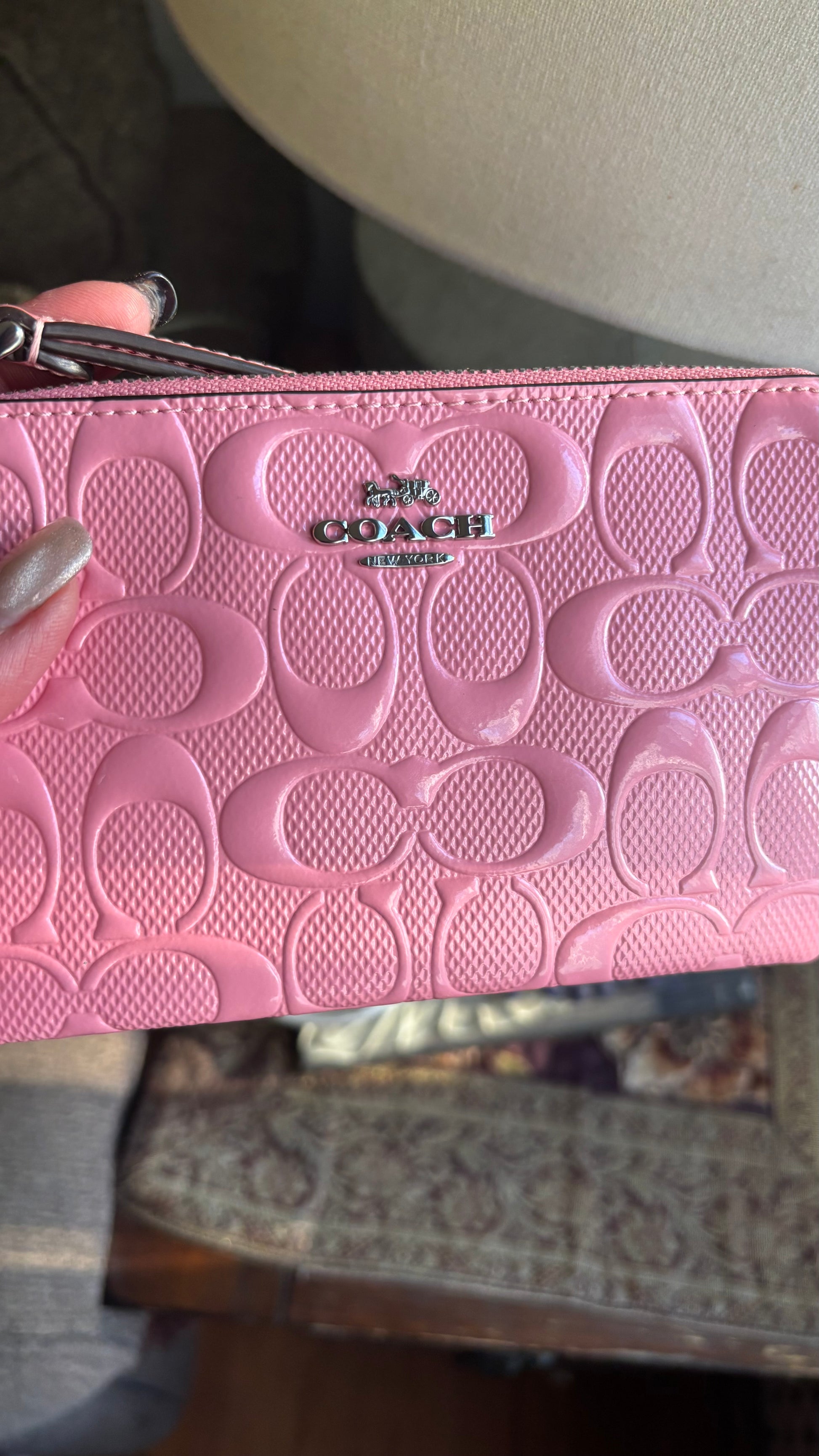 Authentic COACH patent signature leather zip top wristlet with a heart charm  New with tags - Ruby Luxury