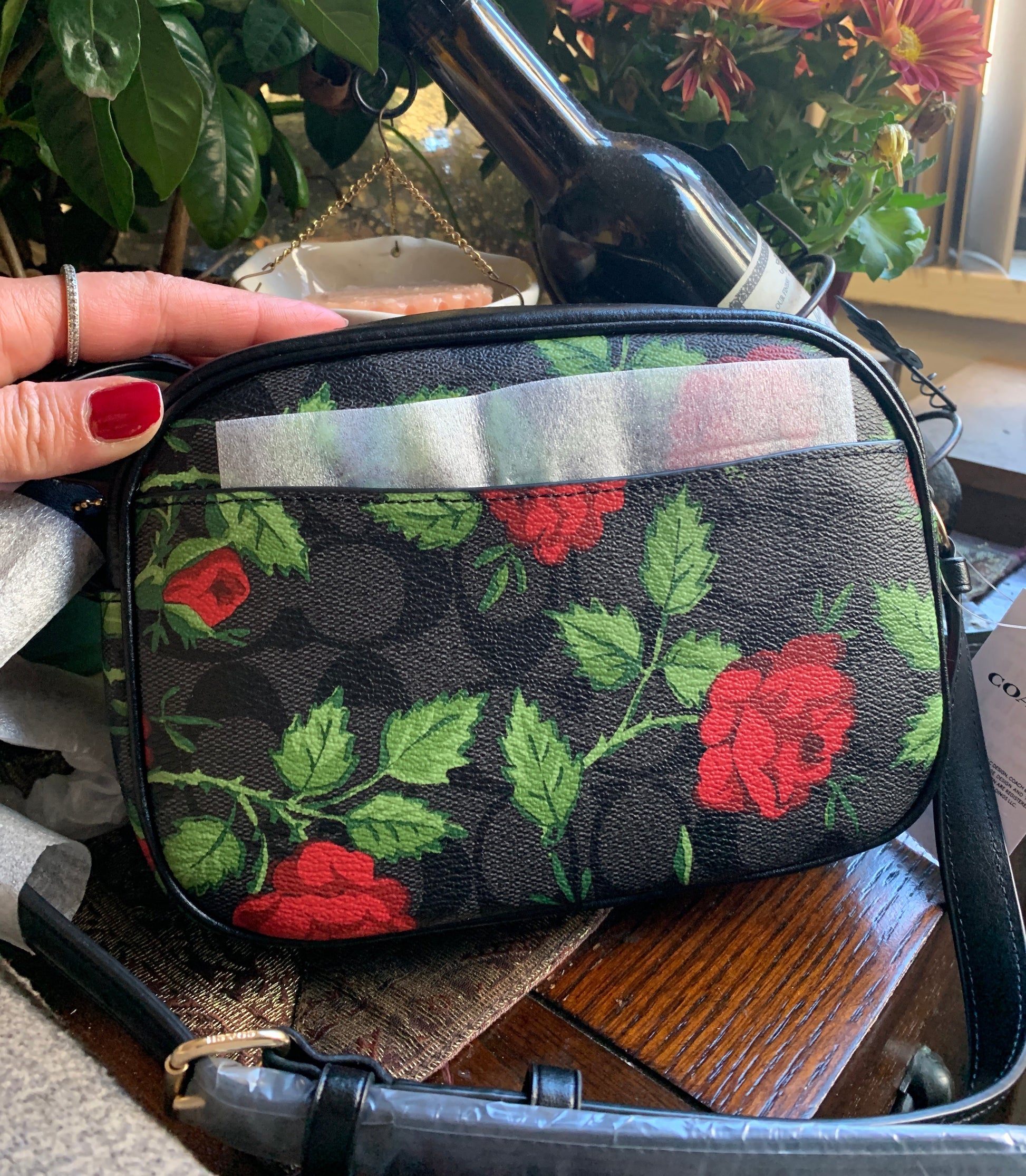 Authentic COACH Limited edition Snowwhite Leather/floral coated zip top Crosby Ruby Luxury