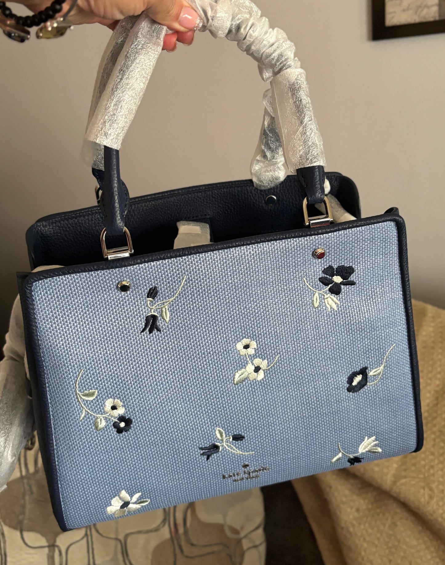 Authentic KATE SPADE floral Thick Canvas/pebbled leather 3 compartments zip snap closure Satchel/Crossbody. Ruby Luxury