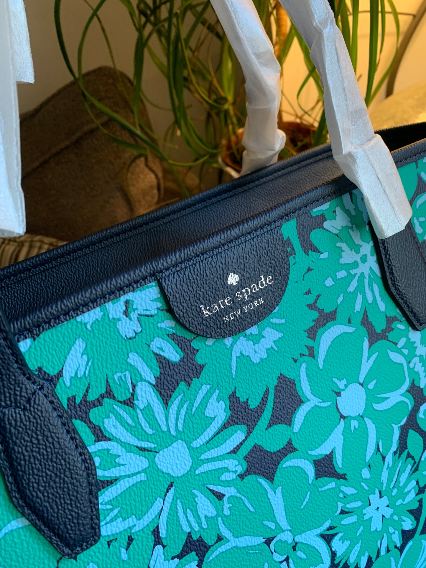 Authentic KATE SPADE FLORAL Zip top tote Ruby Luxury