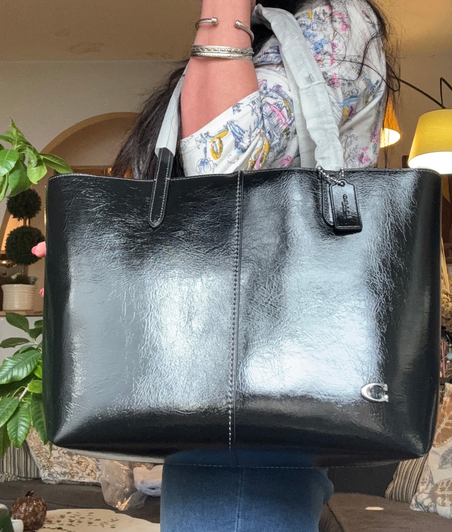 Authentic COACH 1941 patent Leather magnetic closure large Tote Bag Ruby Luxury