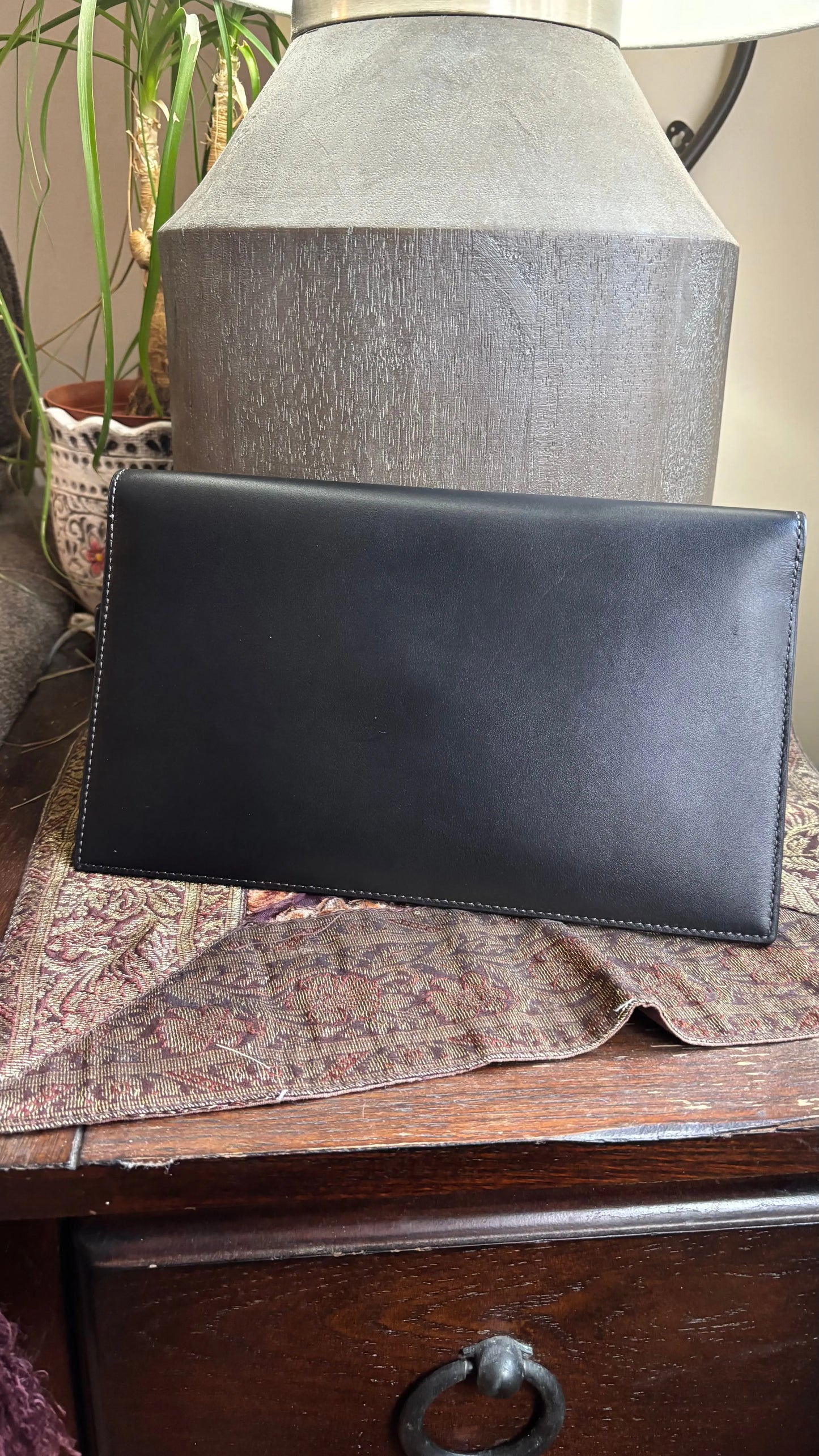 Authentic Coach 1941 black smooth Leather flap magnetic closure Clutch/Crossbody Ruby Luxury