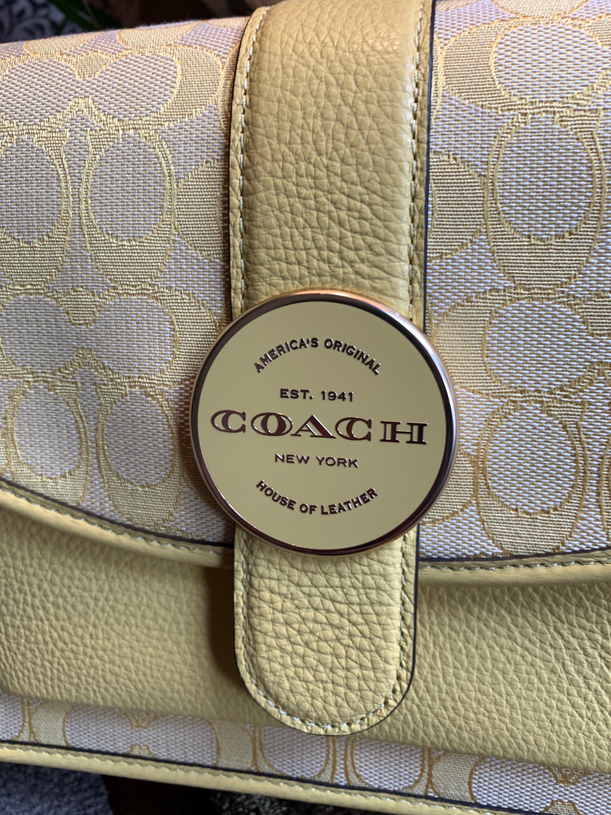 Authentic COACH Leather /signature jacquard canvas flap Crossbody
New with tags Ruby Luxury