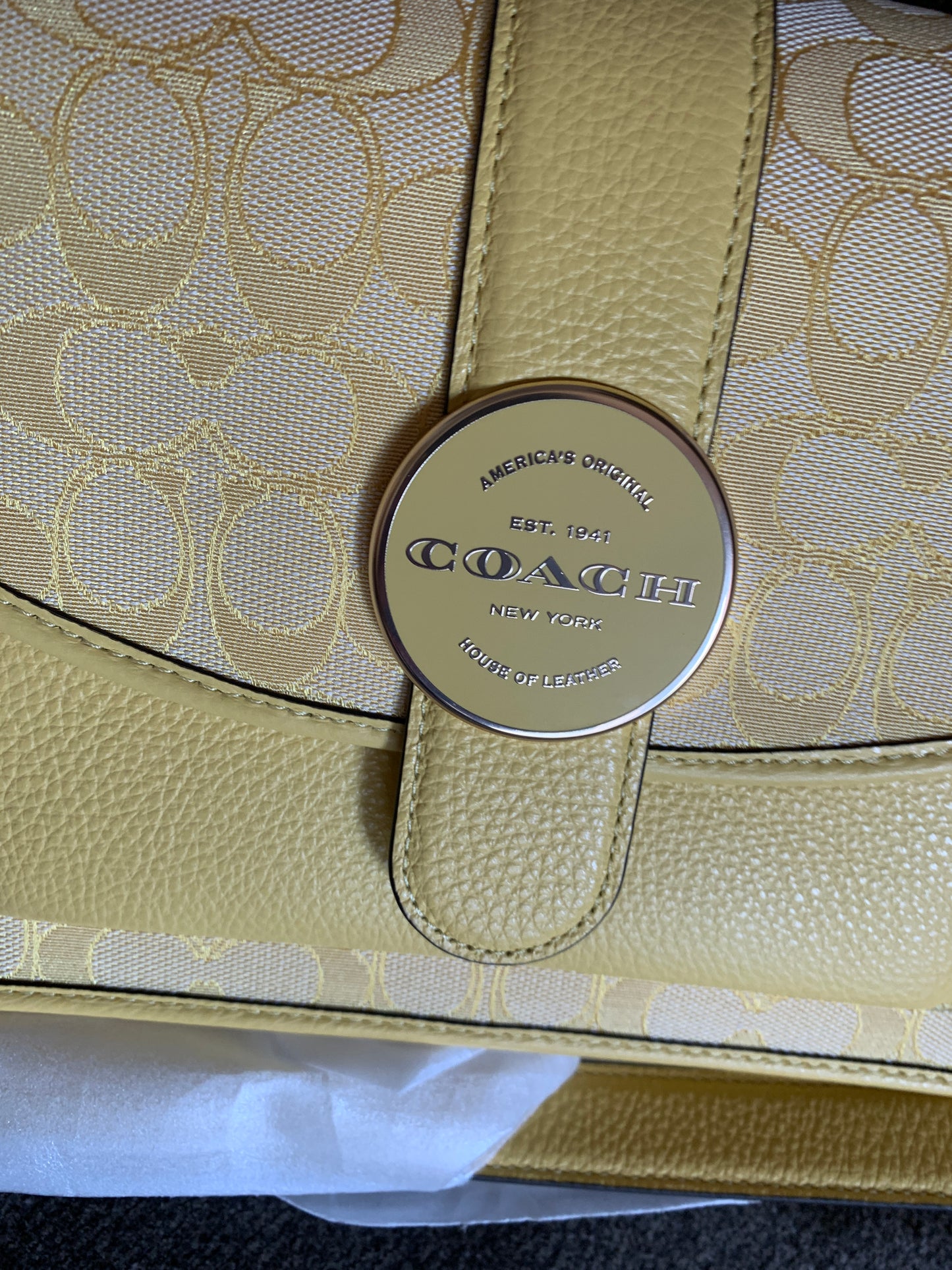Authentic COACH Leather /signature jacquard canvas flap Crossbody
New with tags Ruby Luxury