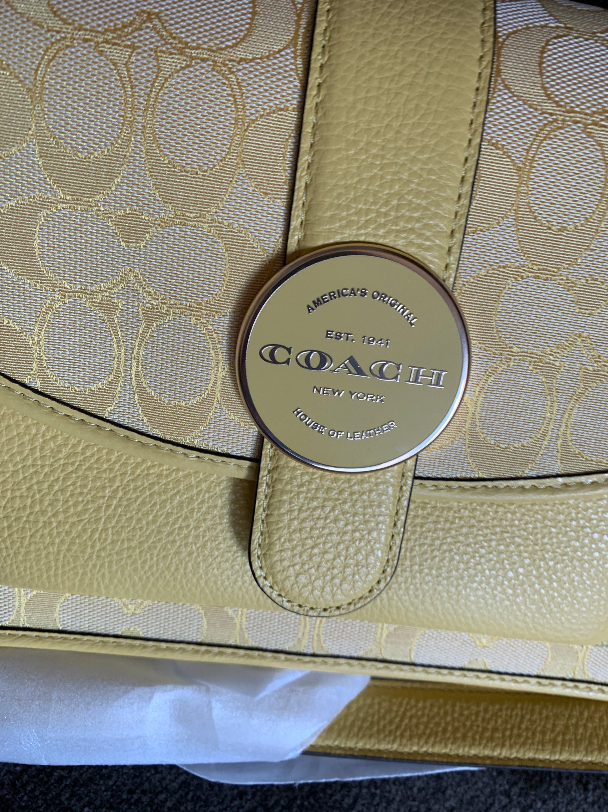 Authentic COACH Leather /signature jacquard canvas flap Crossbody
New with tags Ruby Luxury