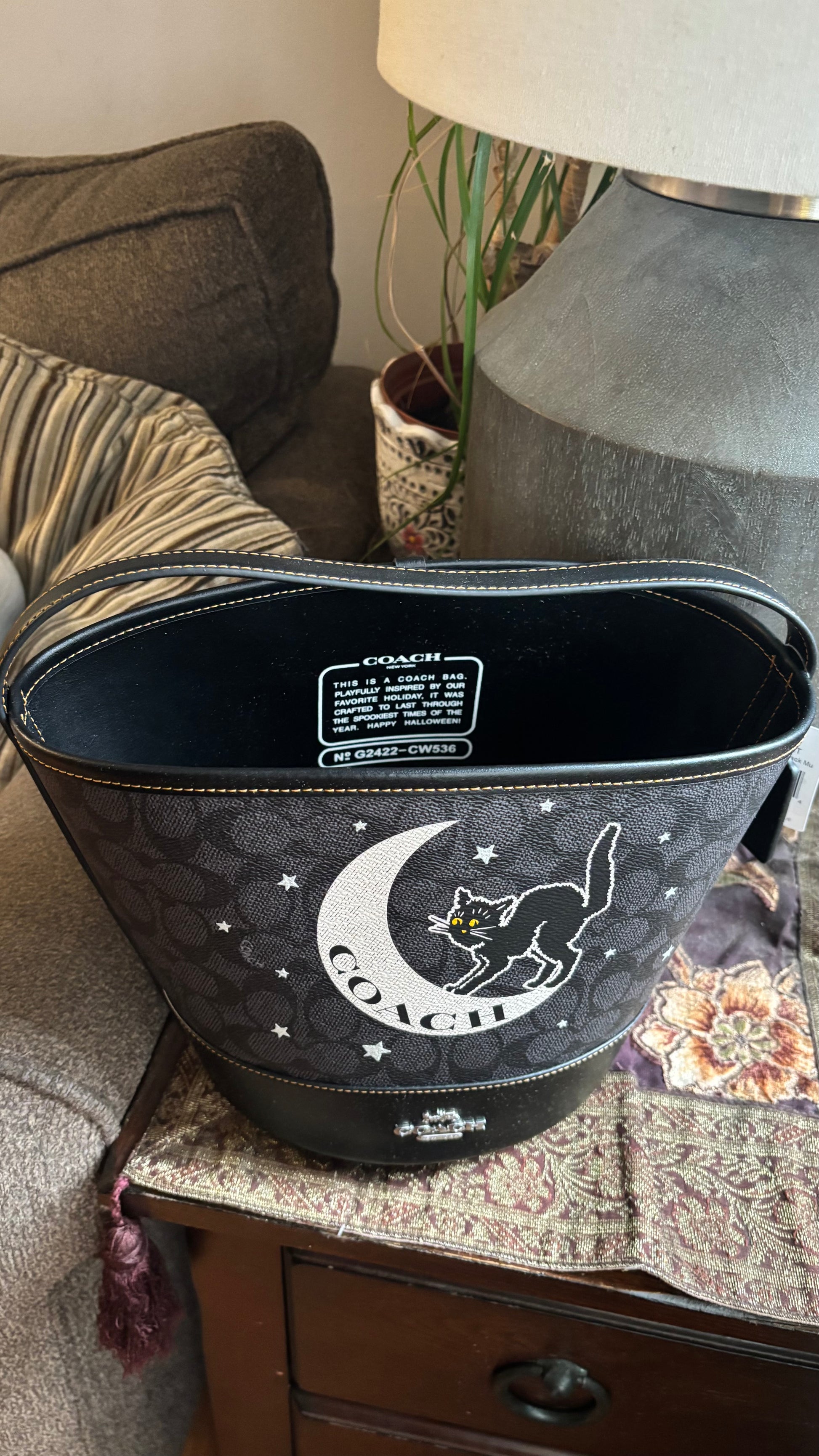 Authentic Coach Signature/Smooth leather w Celestial Cat Design bucket shoulder Ruby Luxury