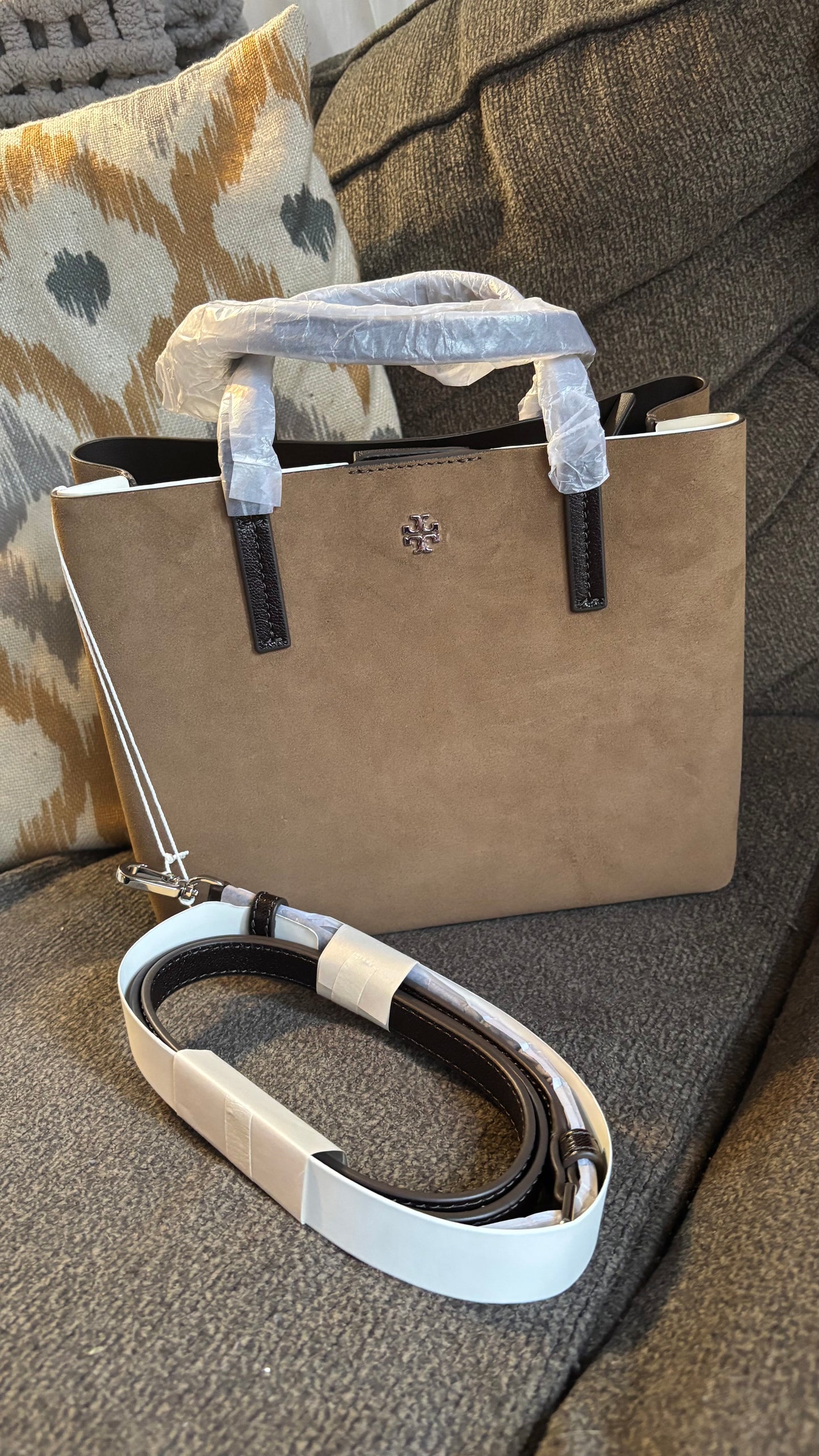 Authentic Tory Burch Suede /leather magnetic closure 2 compartments crossbody Ruby Luxury