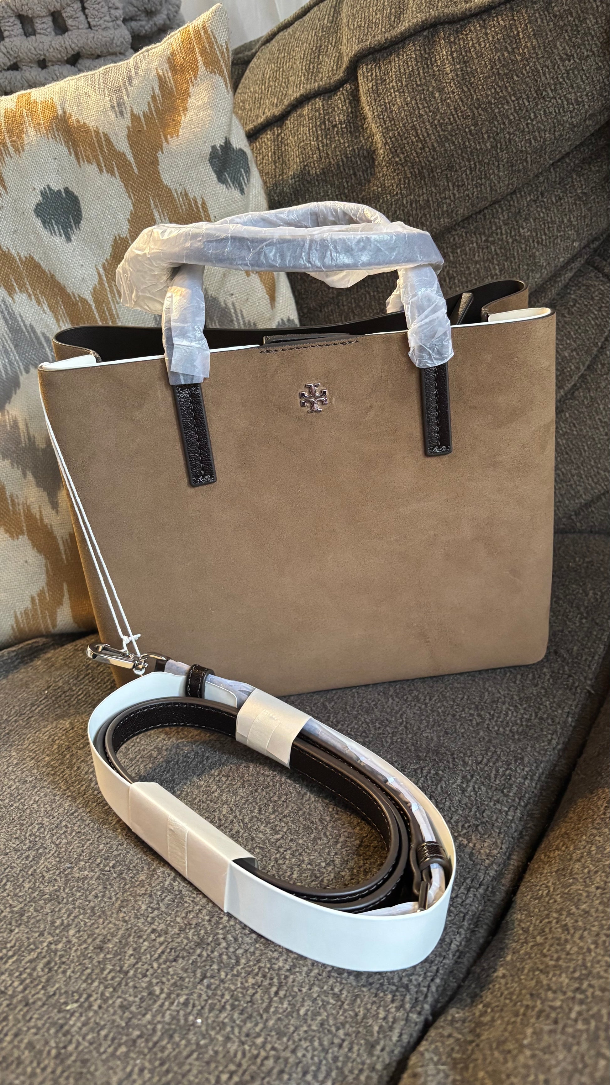 Authentic Tory Burch Suede /leather magnetic closure 2 compartments crossbody Ruby Luxury