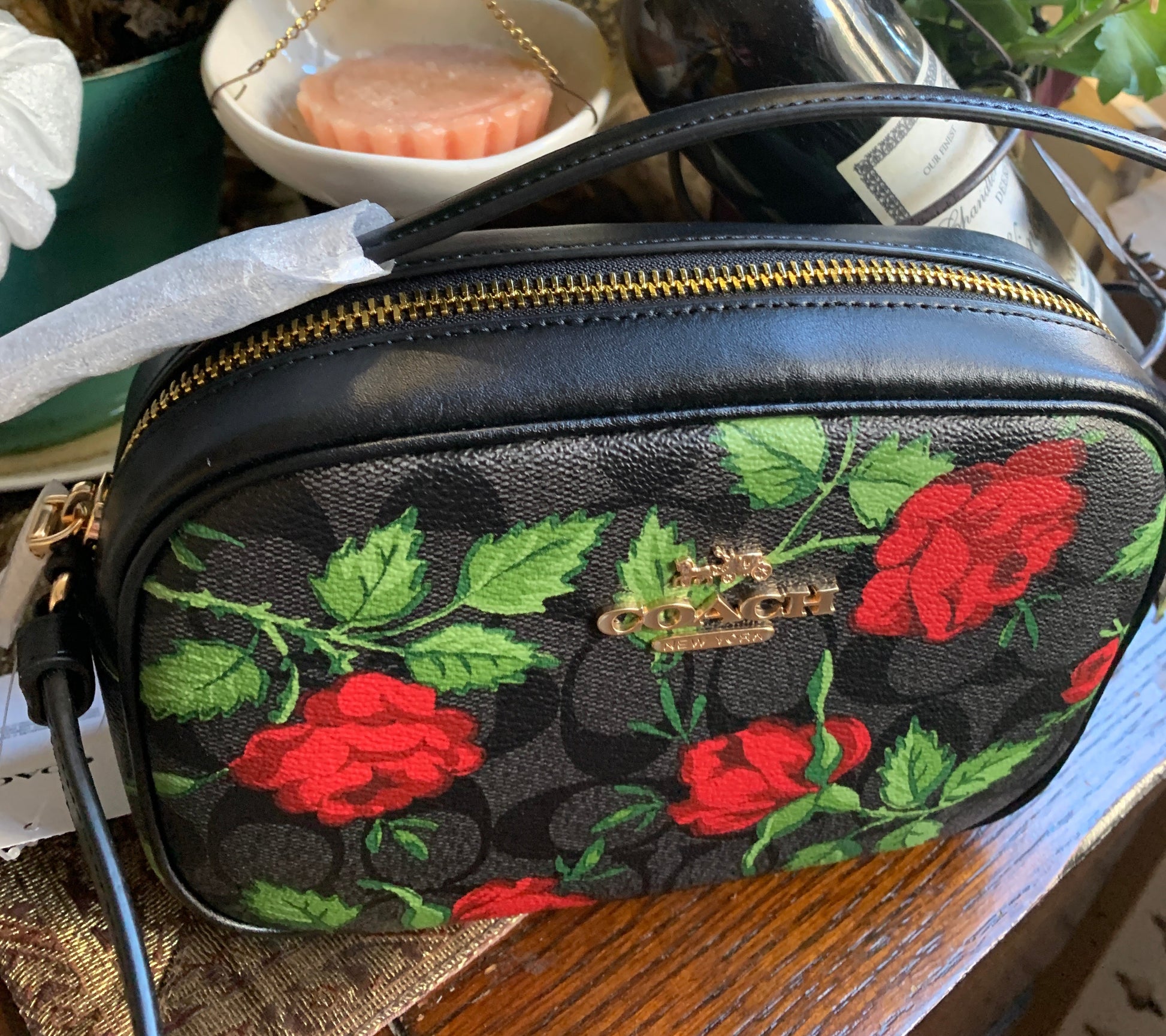 Authentic COACH Limited edition Snowwhite Leather/floral coated zip top Crosby Ruby Luxury