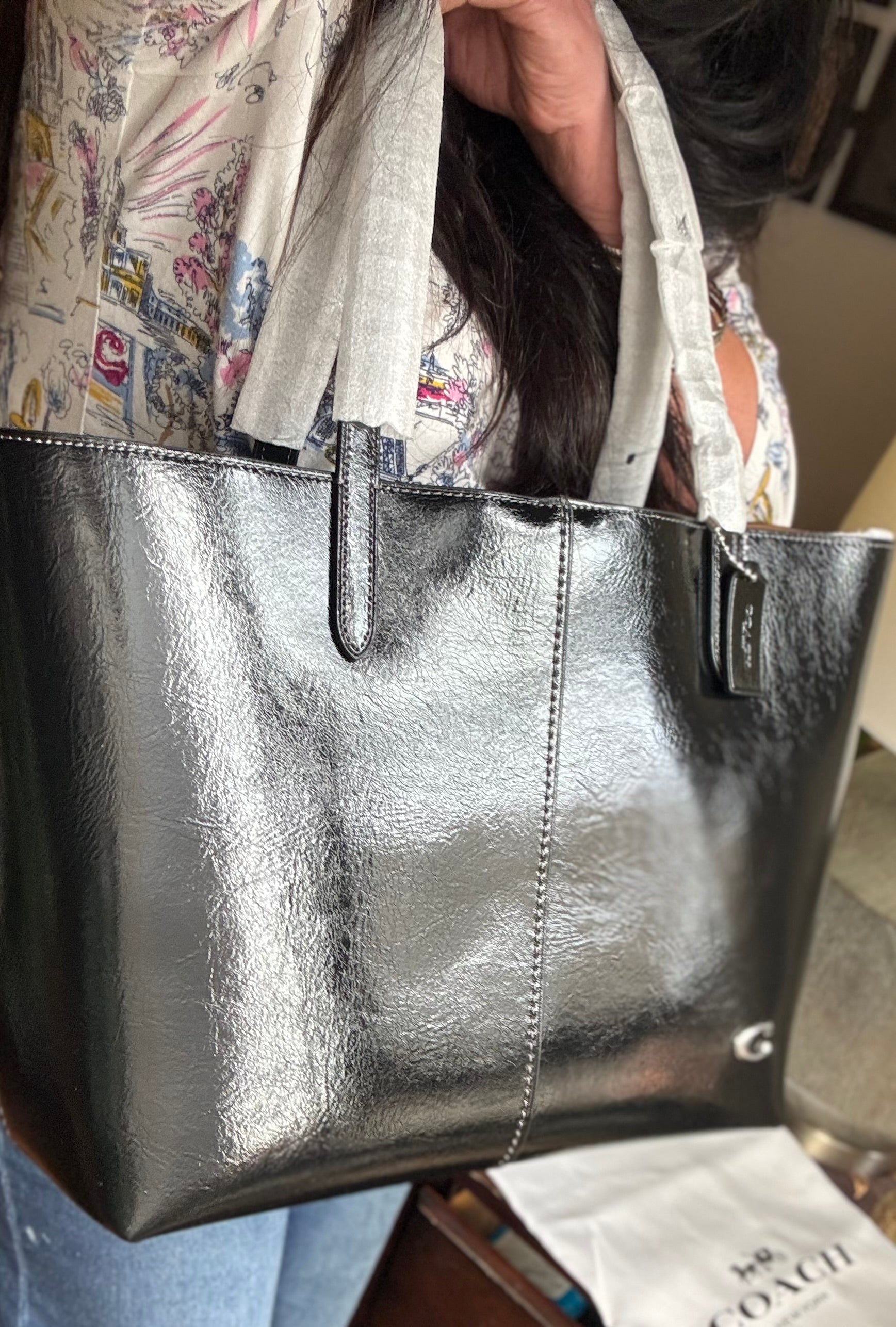 Authentic COACH 1941 patent Leather magnetic closure large Tote Bag Ruby Luxury