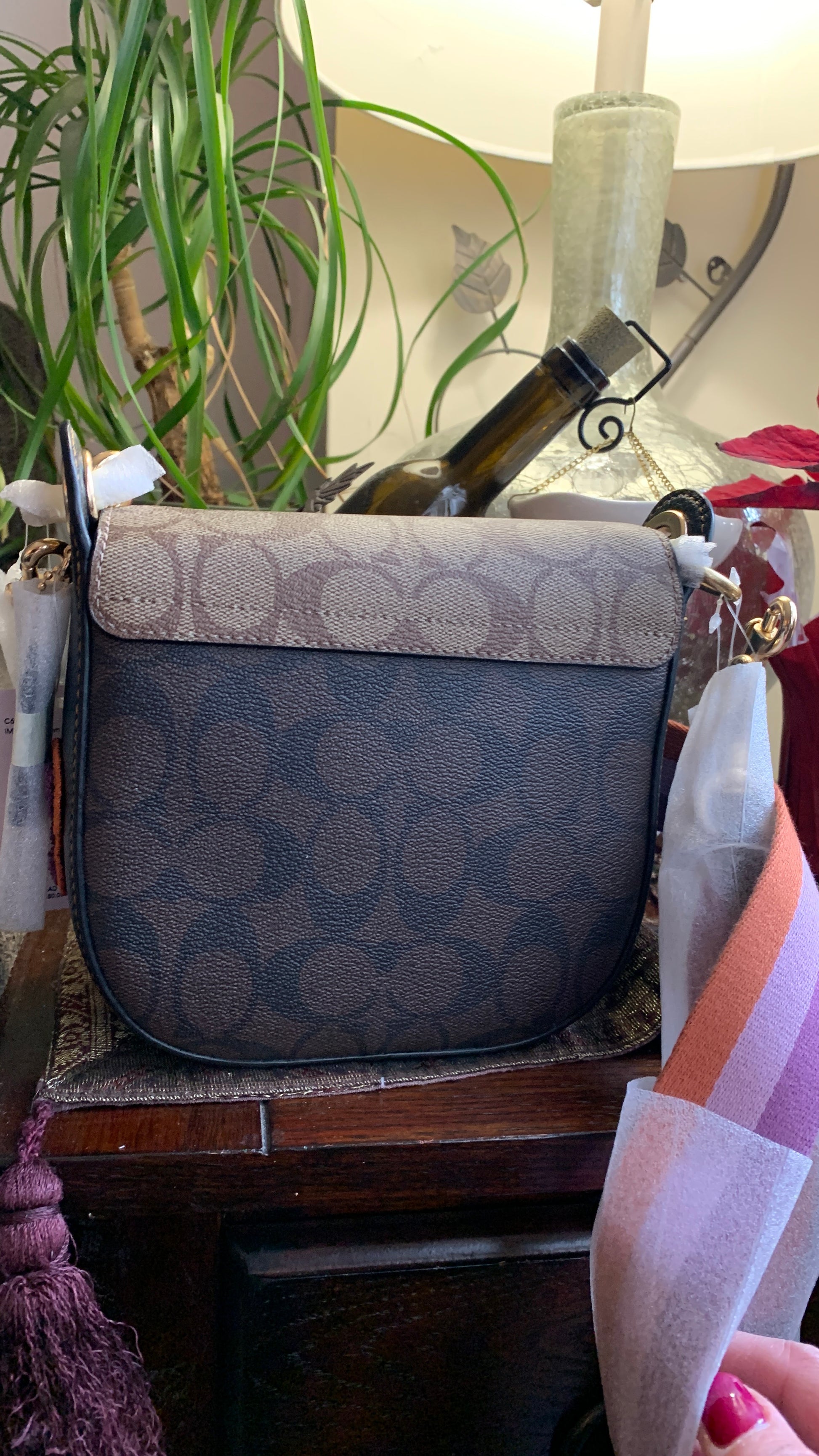 Authentic COACH SIGNATURE LEATHER DISNEY FLAP SNAP CLOSURE SHOULDER/CROSSBODY Ruby Luxury