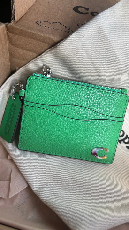 Authentic COACHTOPIA Green Leather zip top Card Holder with keychain Ruby Luxury