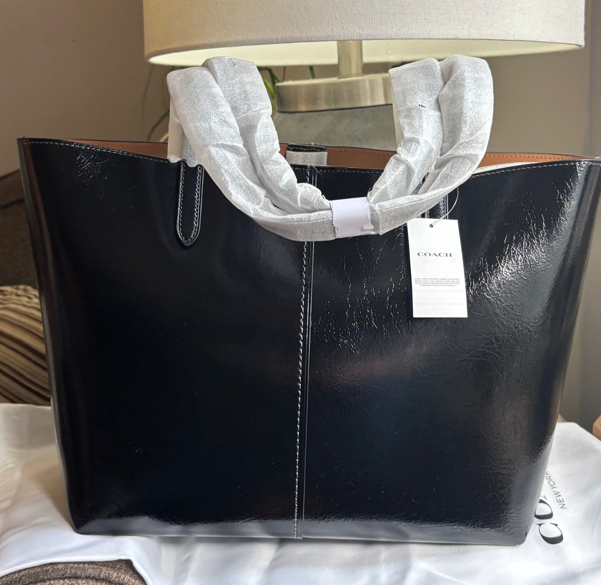 Authentic COACH 1941 patent Leather magnetic closure large Tote Bag Ruby Luxury