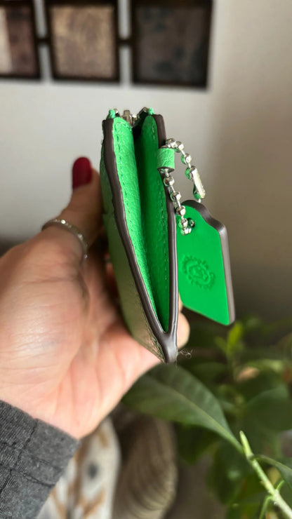COACHTOPIA Green Leather Card Holder and Keychain