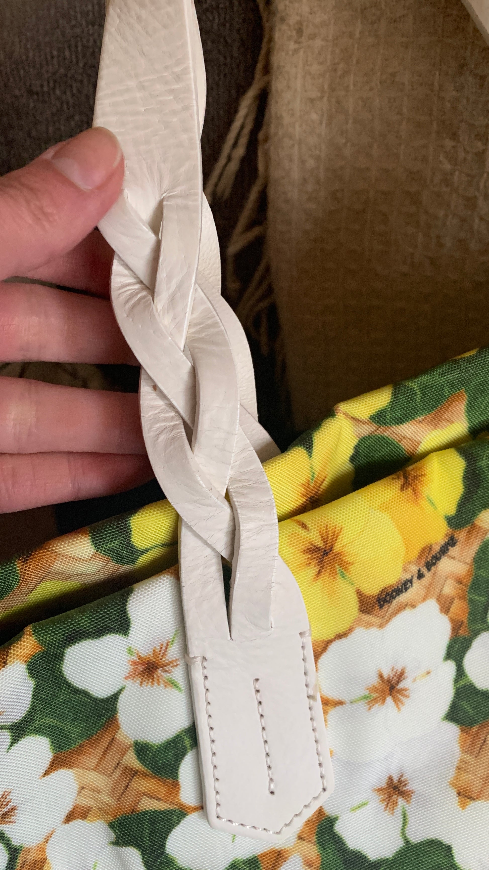 Authentic DOONEY & BOURKE Daisies floral Canvas/leather snap closure tote 
New with tag Ruby Luxury