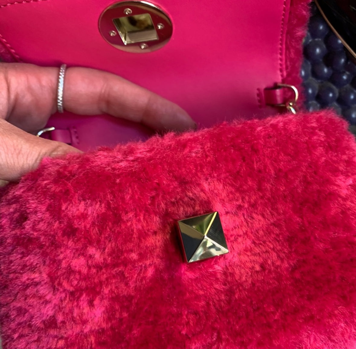 Authentic KATE SPADE FAUX FUR TURNLOCK Small CLUTCH/Crossbody Ruby Luxury