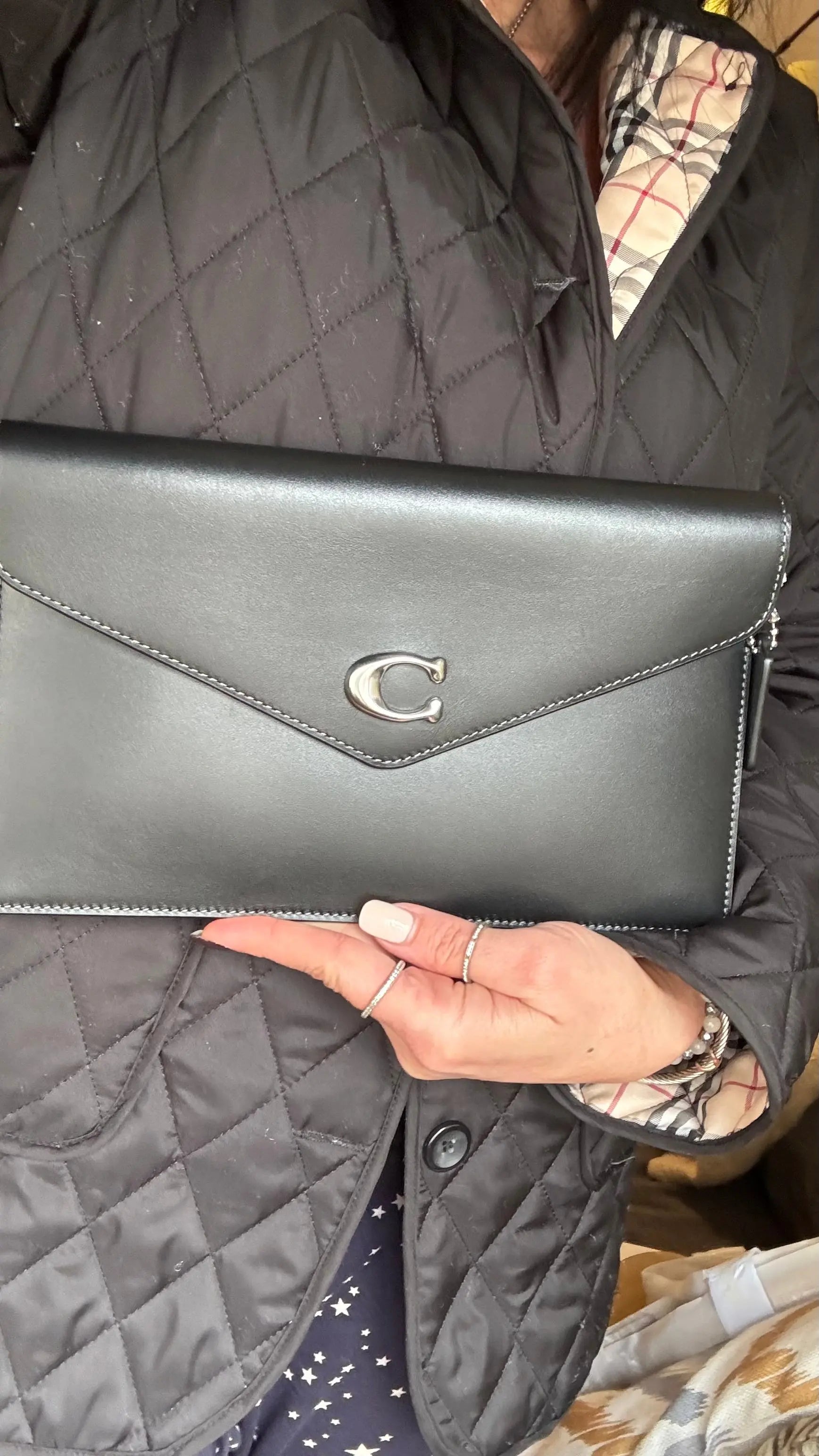 Authentic Coach 1941 black smooth Leather flap magnetic closure Clutch/Crossbody Ruby Luxury