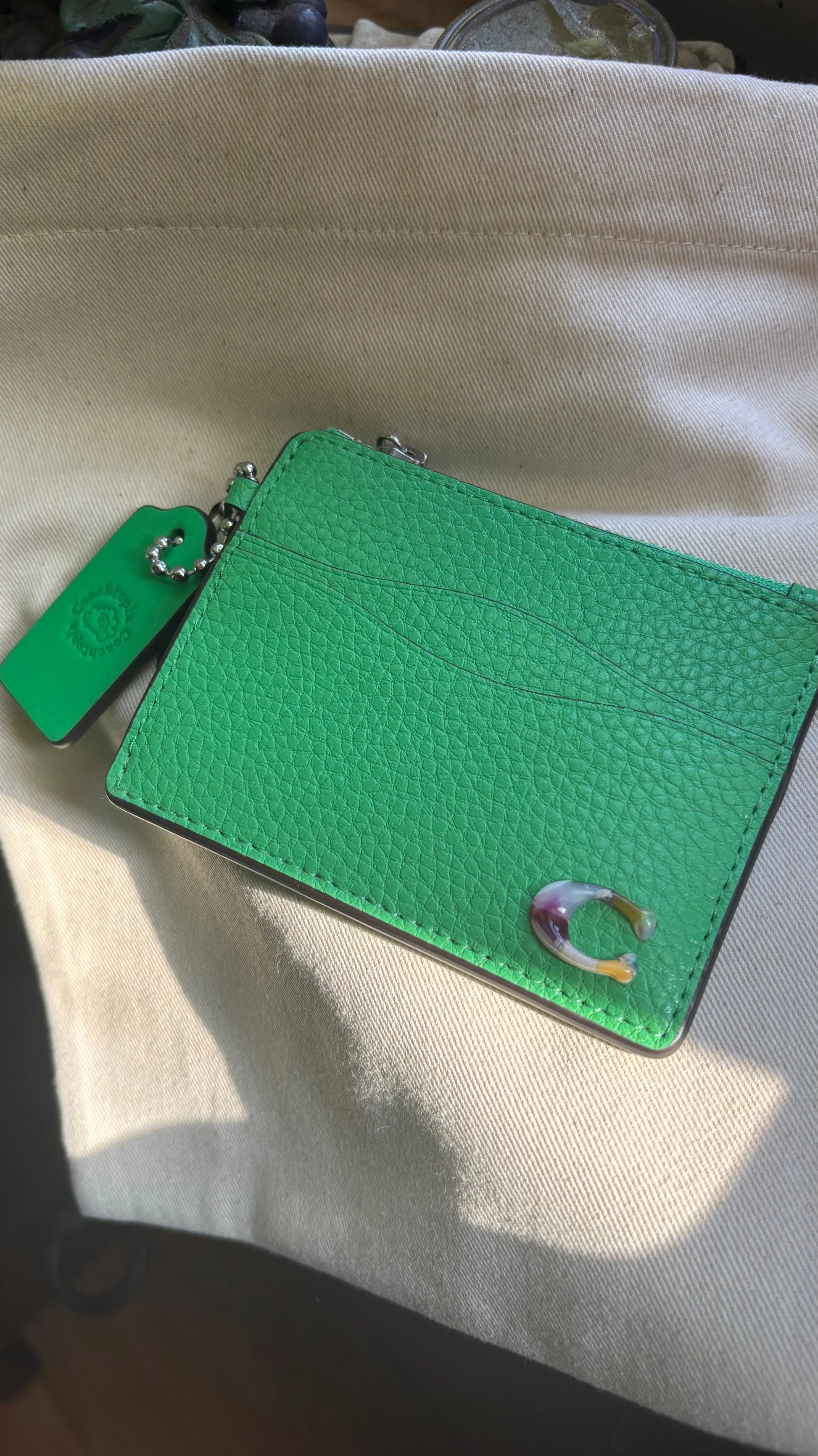 Authentic COACHTOPIA Green Leather zip top Card Holder with keychain Ruby Luxury