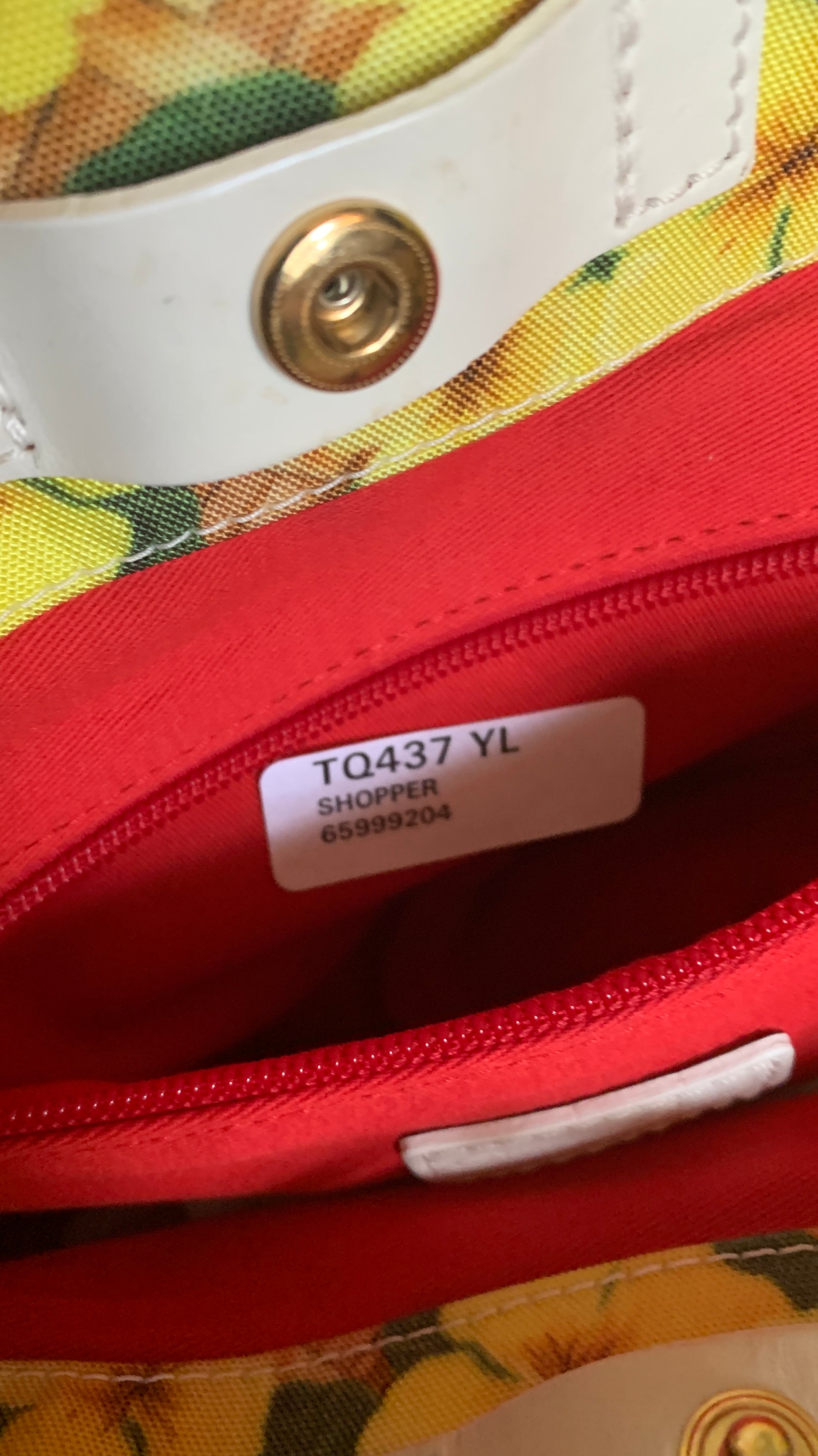 Authentic DOONEY & BOURKE Daisies floral Canvas/leather snap closure tote 
New with tag Ruby Luxury