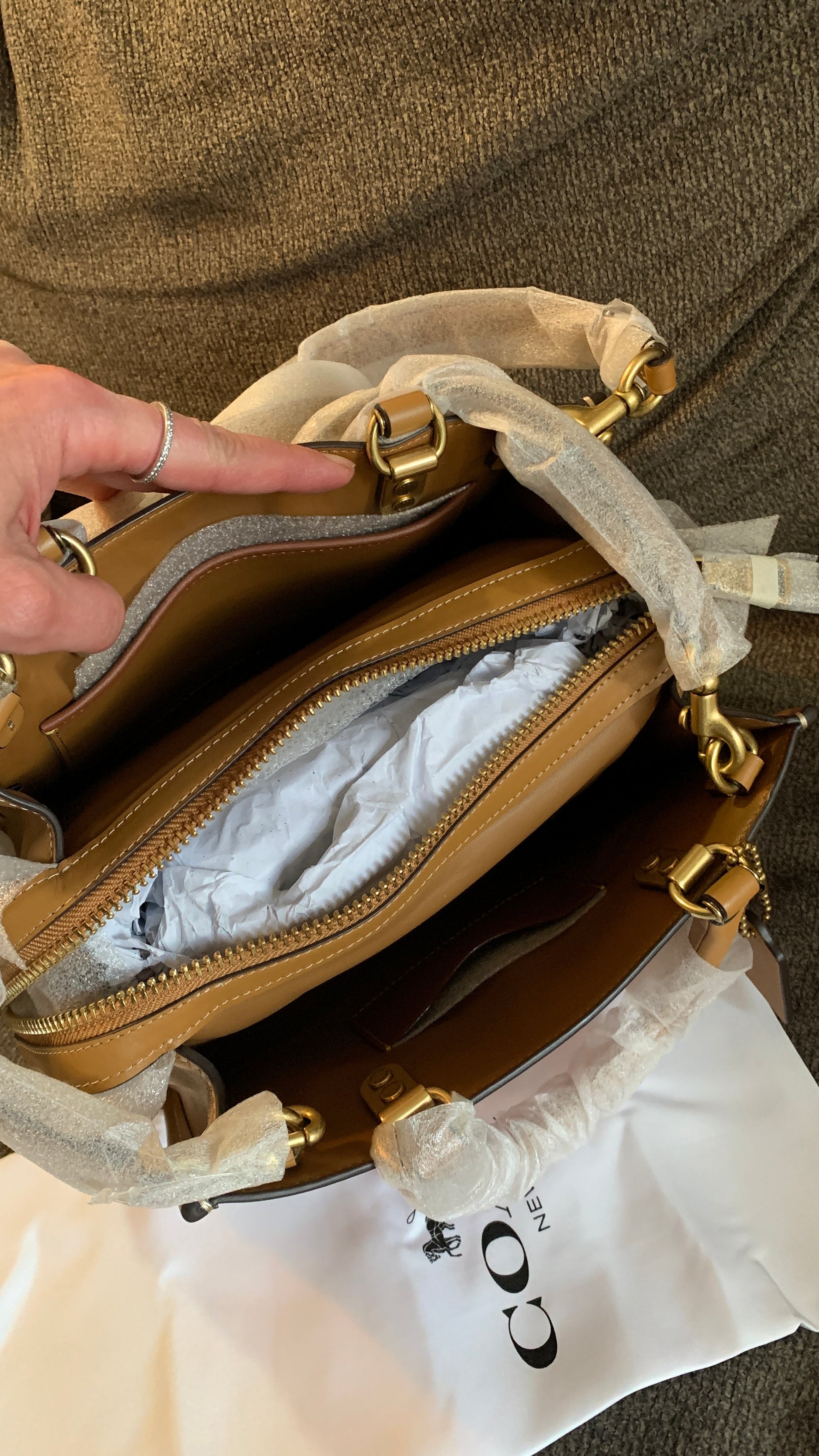 Authentic COACH 1941 glovetanned leather sequins lips 3 compartments satchel/shoulder/Crosby - Ruby Luxury