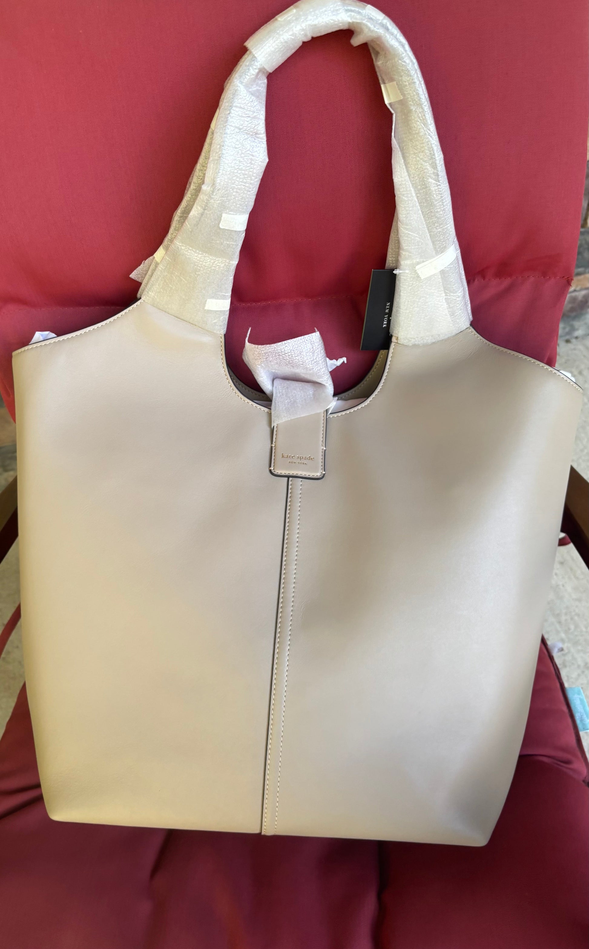 Authentic KATE SPADES Smooth Nappa Leather snap Tote shoulder bag Ruby Luxury