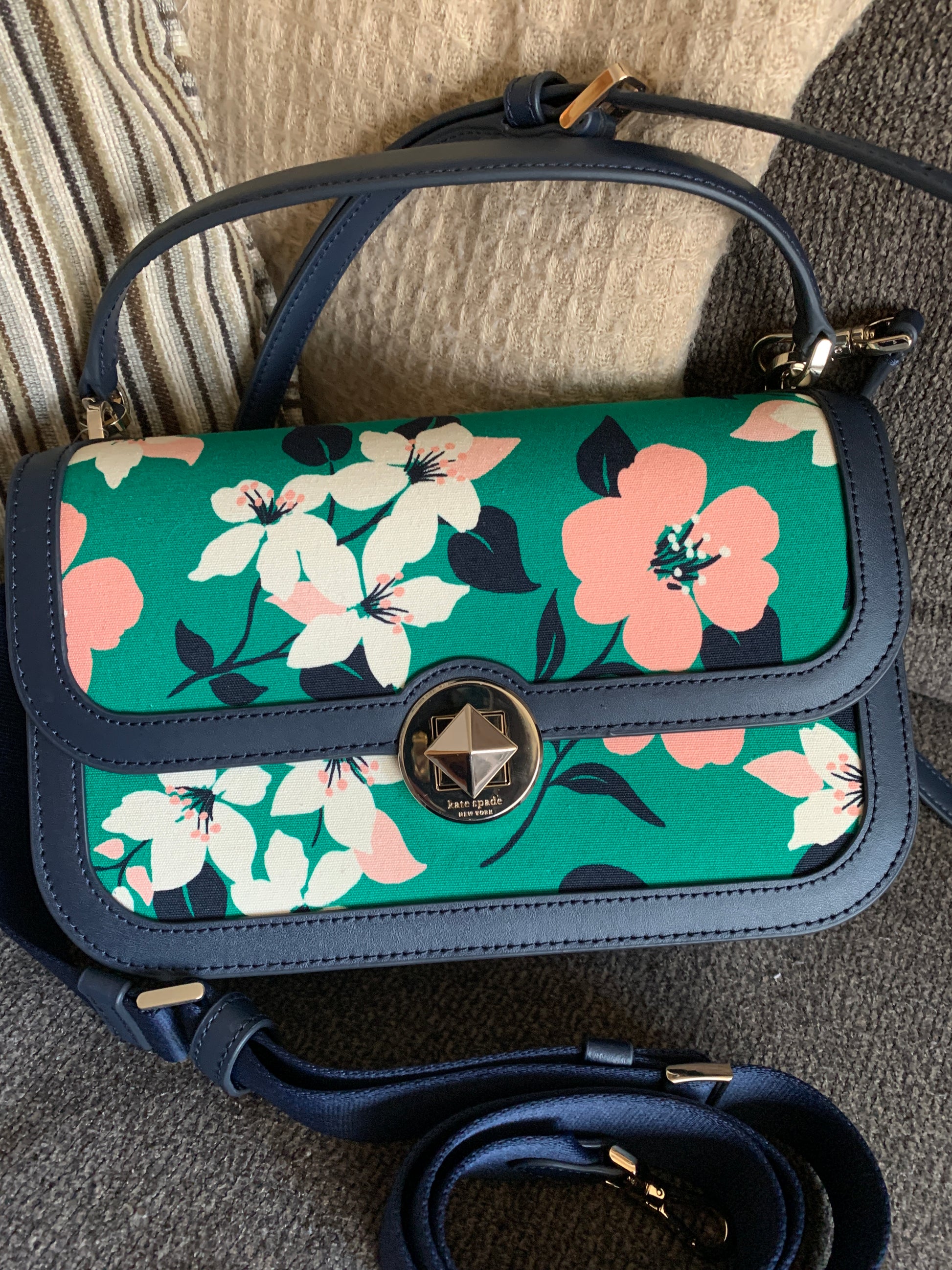 Authentic KATE SPADE Leather/Floral canvas turnlock flap Crosby w 2 straps Ruby Luxury