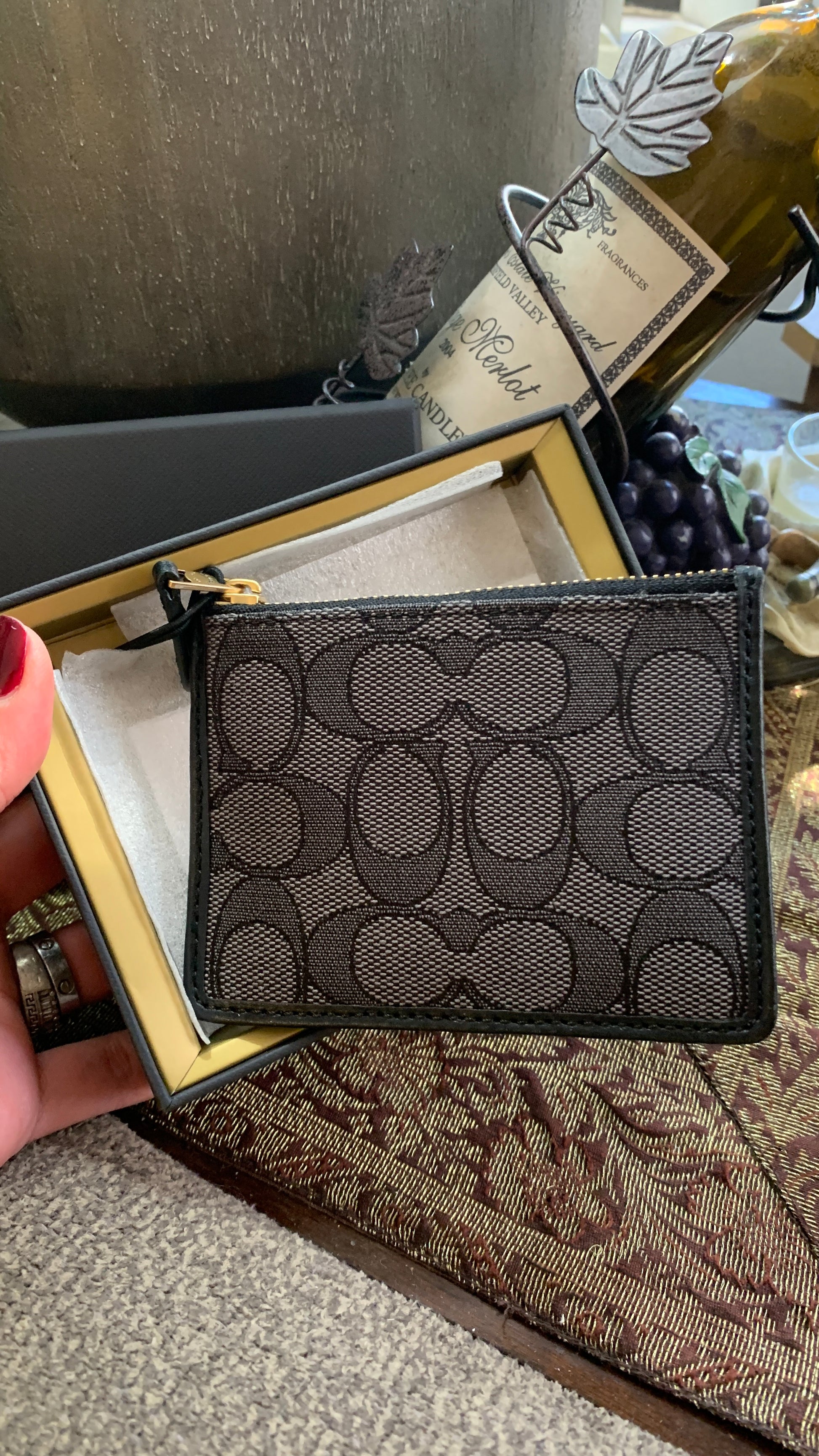 Authentic COACH 1941 leather/signature jacquard zip top card case/Keychain/ID Ruby Luxury