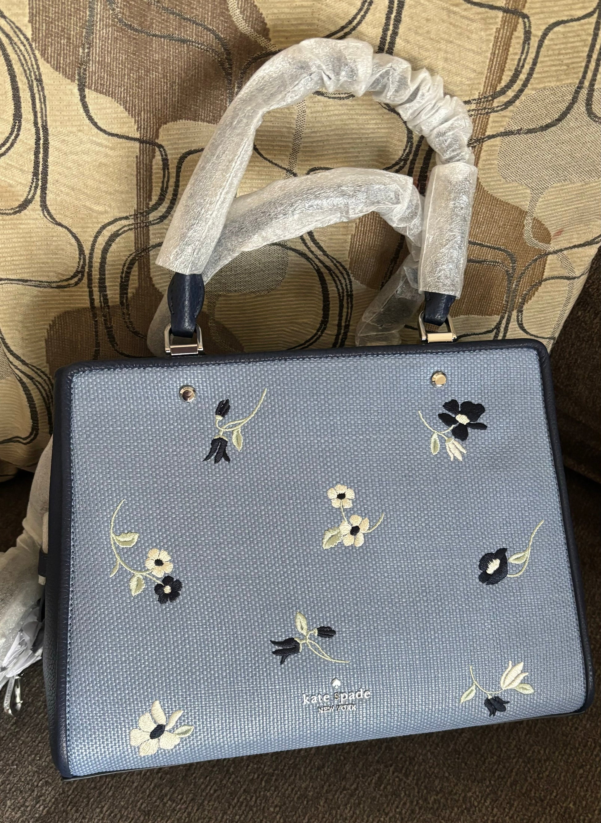 Authentic KATE SPADE floral Thick Canvas/pebbled leather 3 compartments zip snap closure Satchel/Crossbody. Ruby Luxury