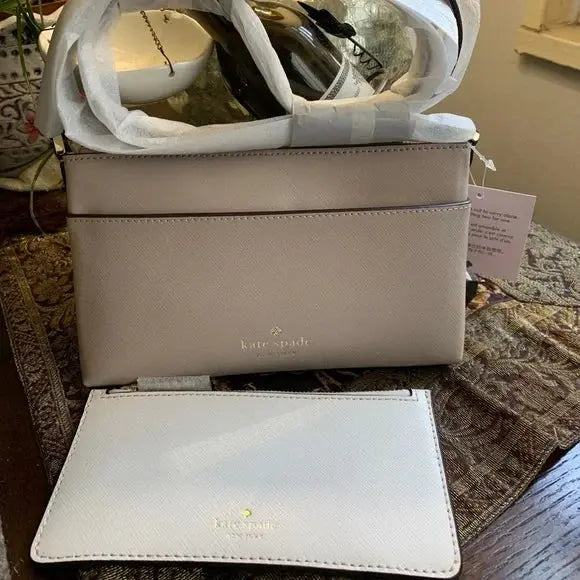 Authentic Kate Spade Saffiano leather top zip Crosby w large card holder Ruby Luxury